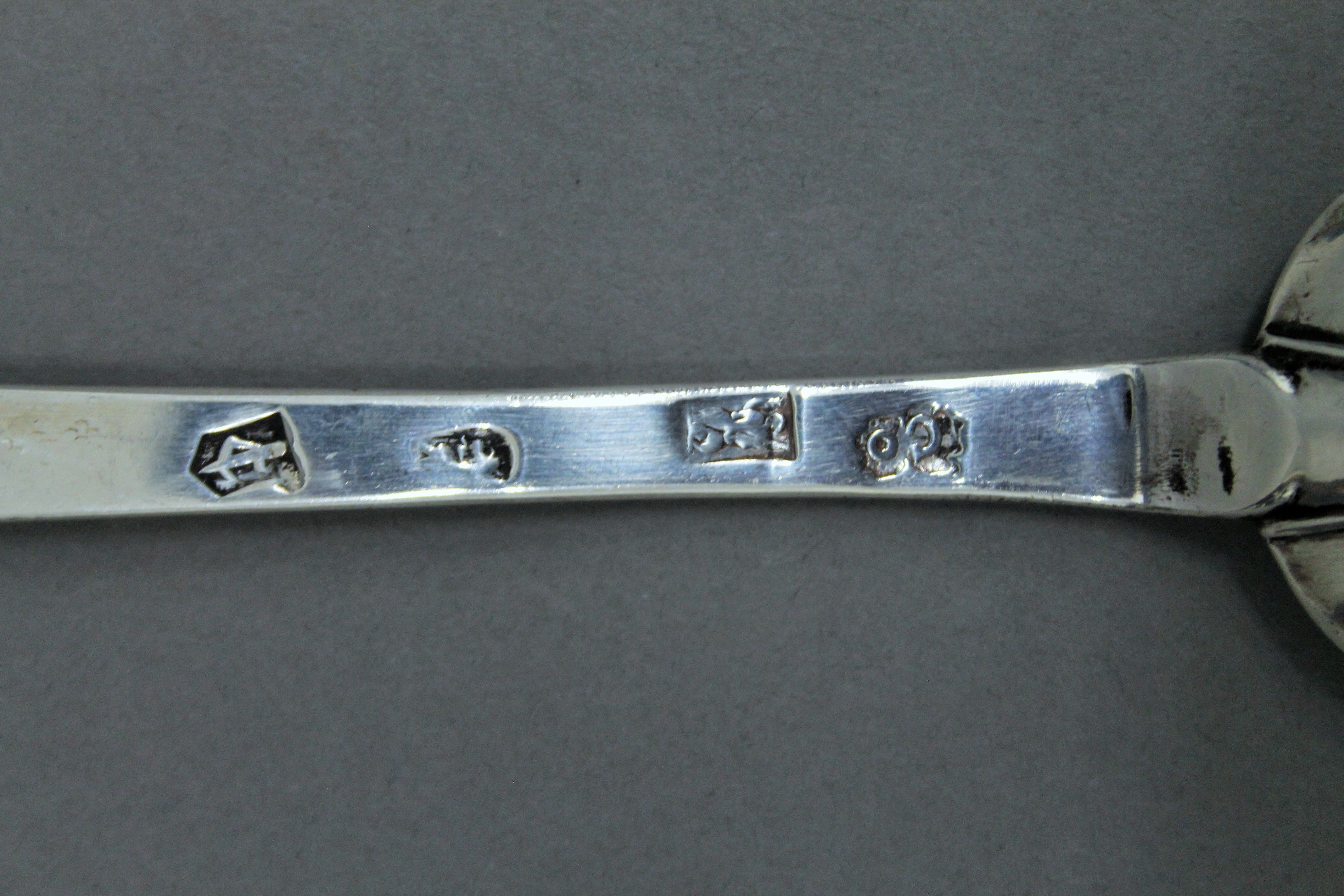 A William III silver trefid spoon, makers mark of Lawrence Coles, London 1698. 19.5 cm long. - Image 5 of 5