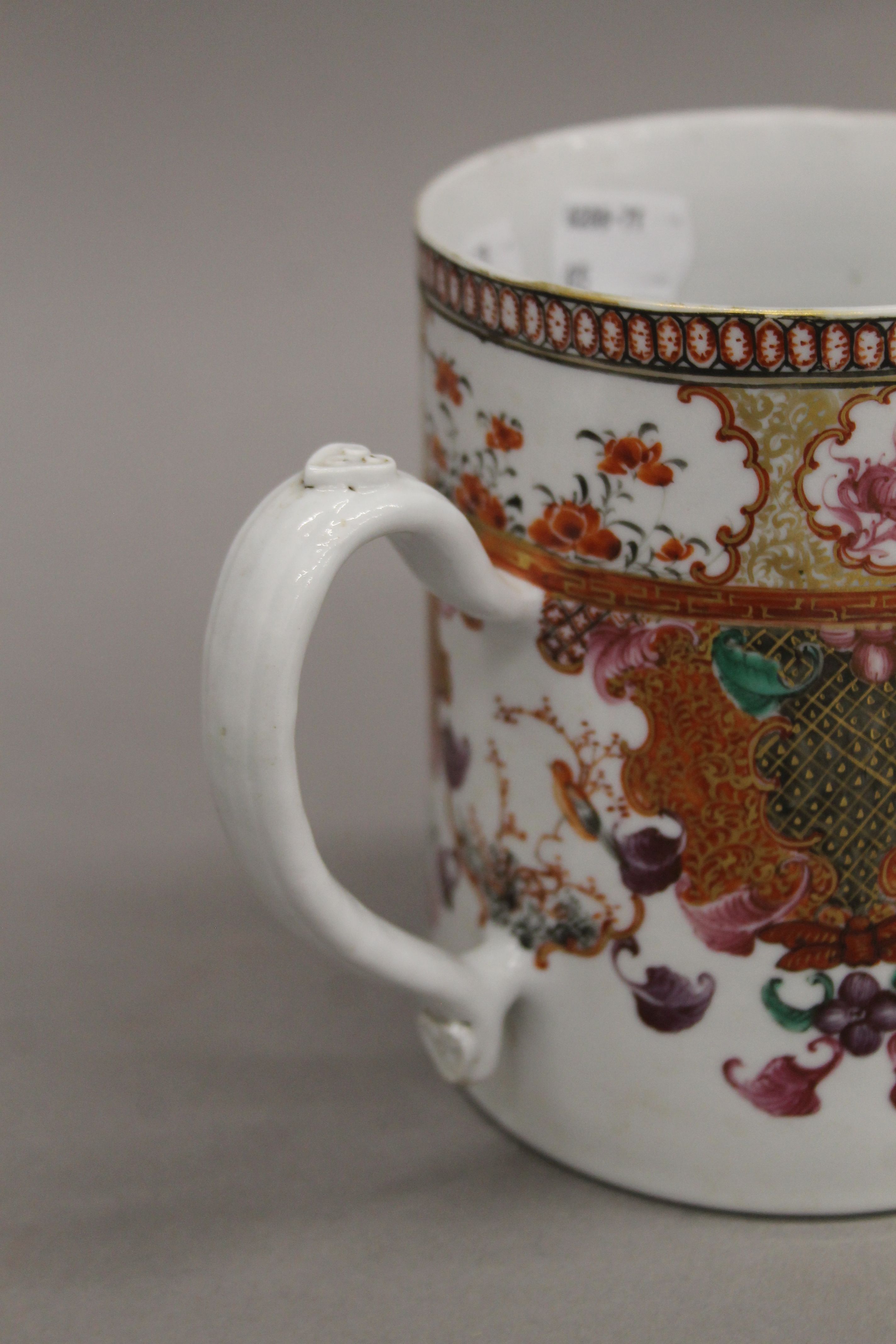 An 18th century Chinese Export tankard. 13 cm high. - Image 3 of 5