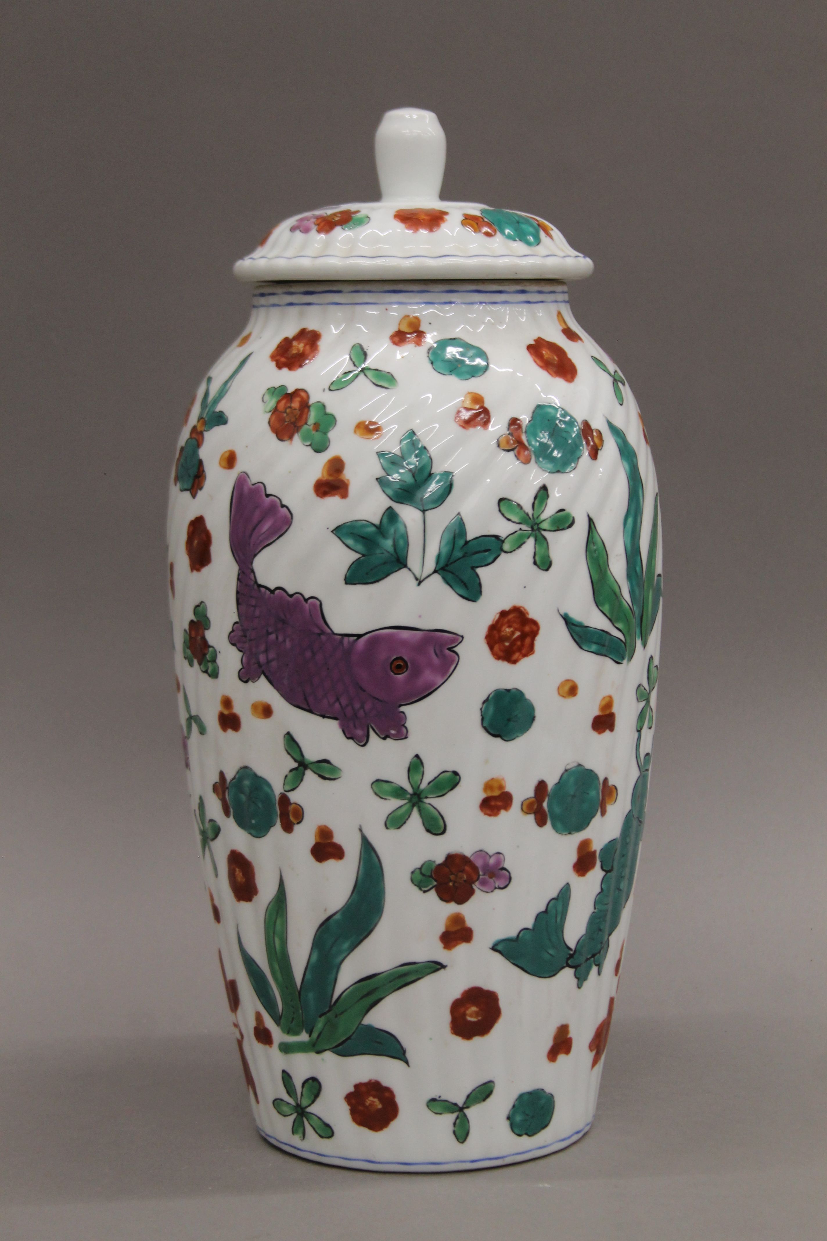 A Chinese porcelain lidded vase. 40 cm high. - Image 2 of 4