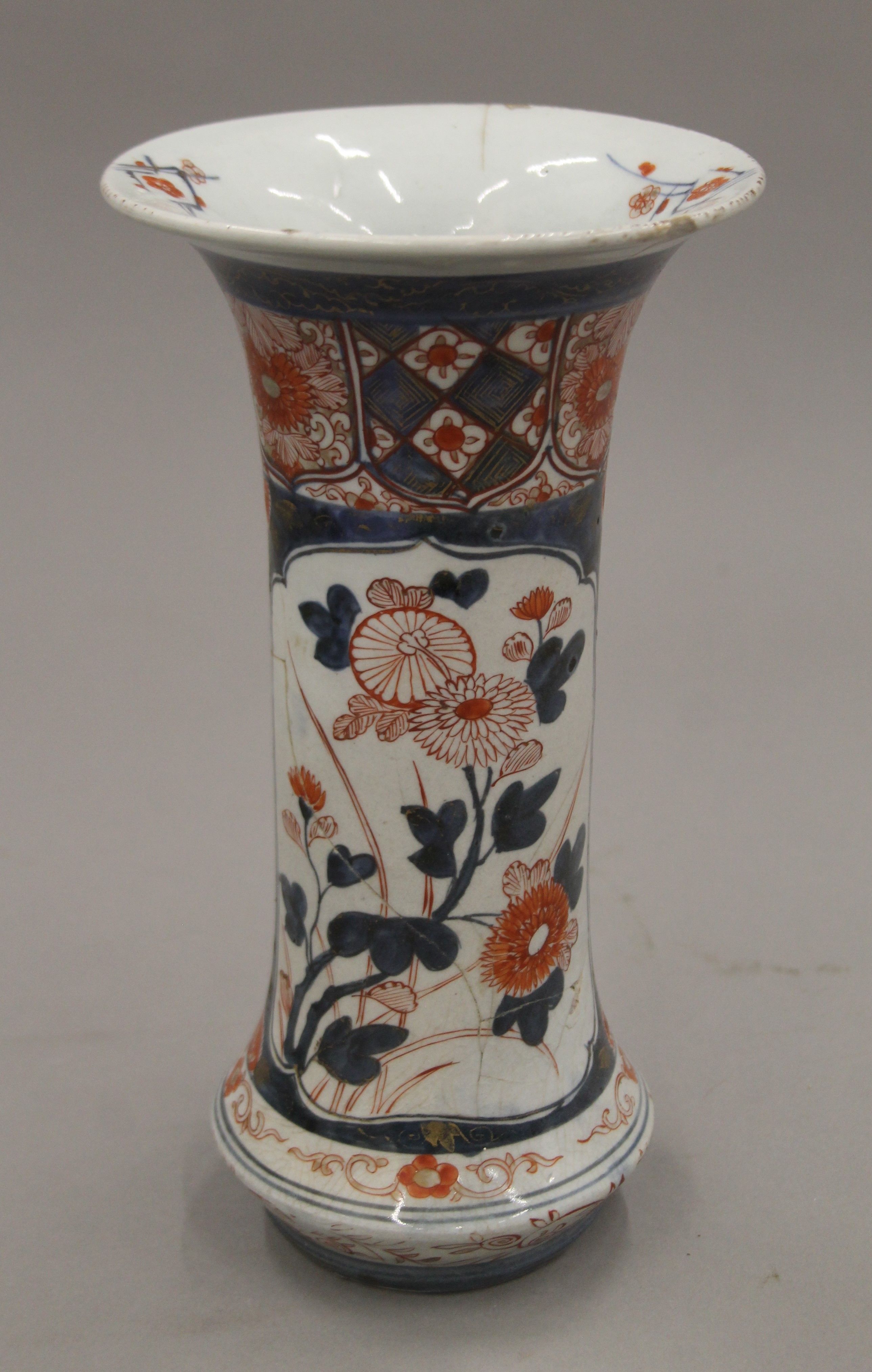 A quantity of Oriental ceramics, comprising a 'Famille Jeaune' vase together with a globular vase, - Image 21 of 26