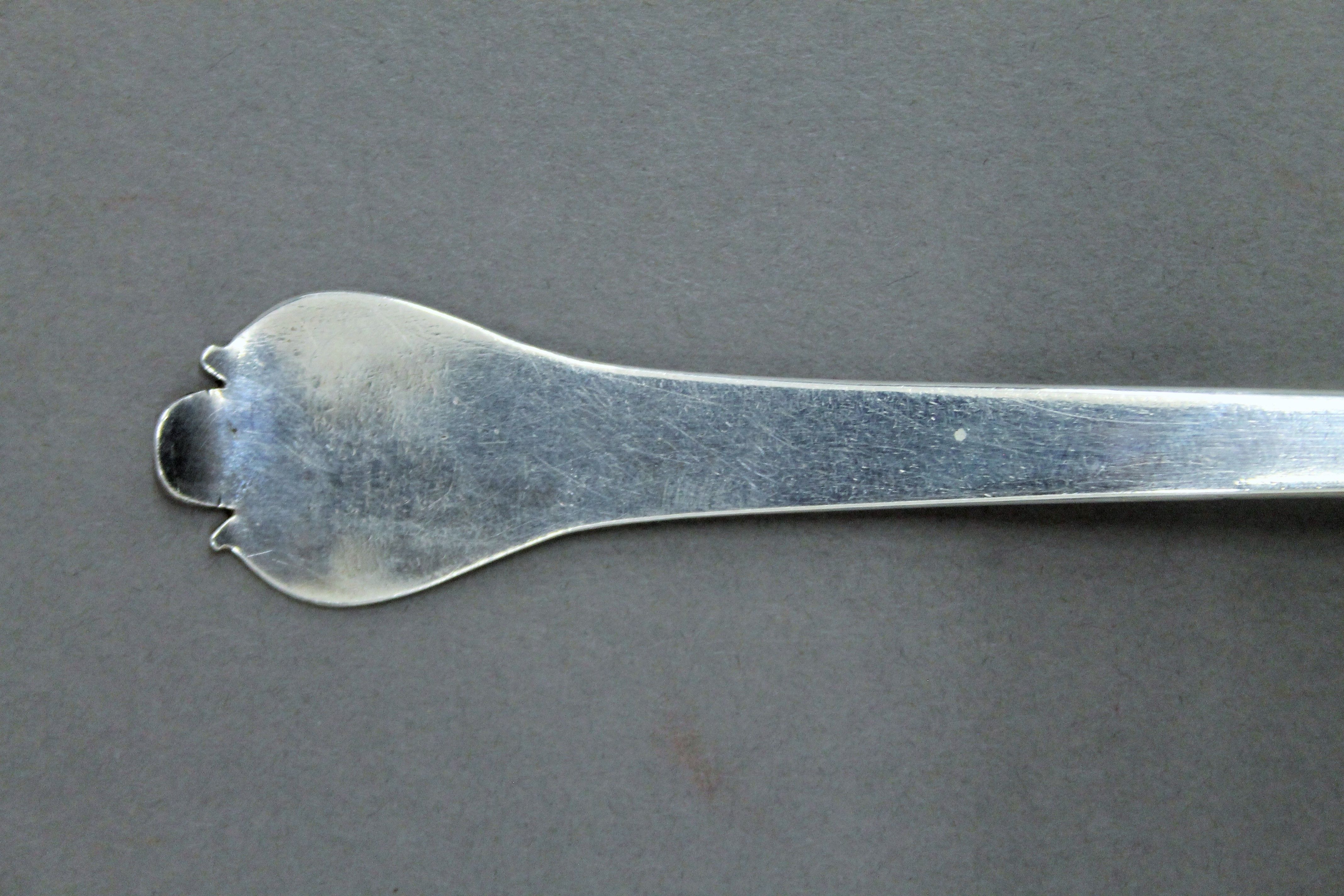 A William III silver trefid spoon, makers mark of Lawrence Coles, London 1698. 19.5 cm long. - Image 2 of 5