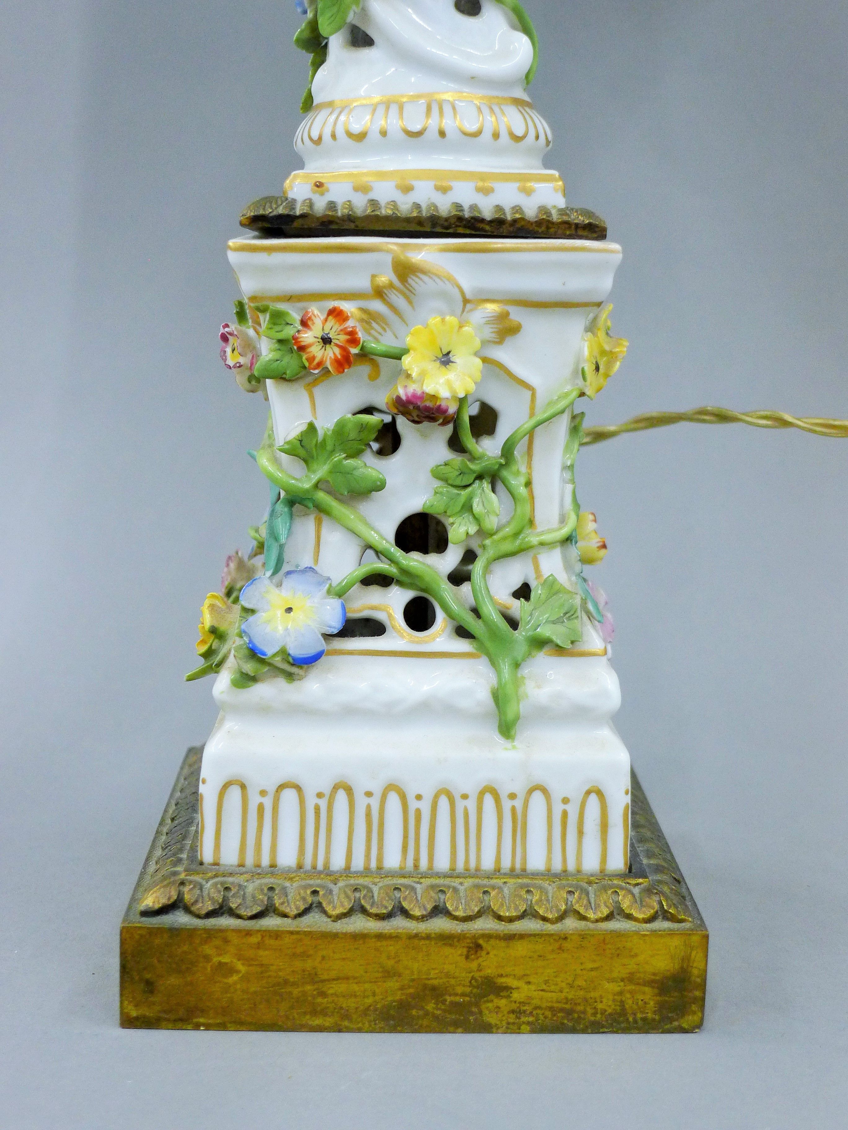 An early 20th century Samson porcelain reticulated and flower encrusted columnar lamp base with - Image 4 of 6