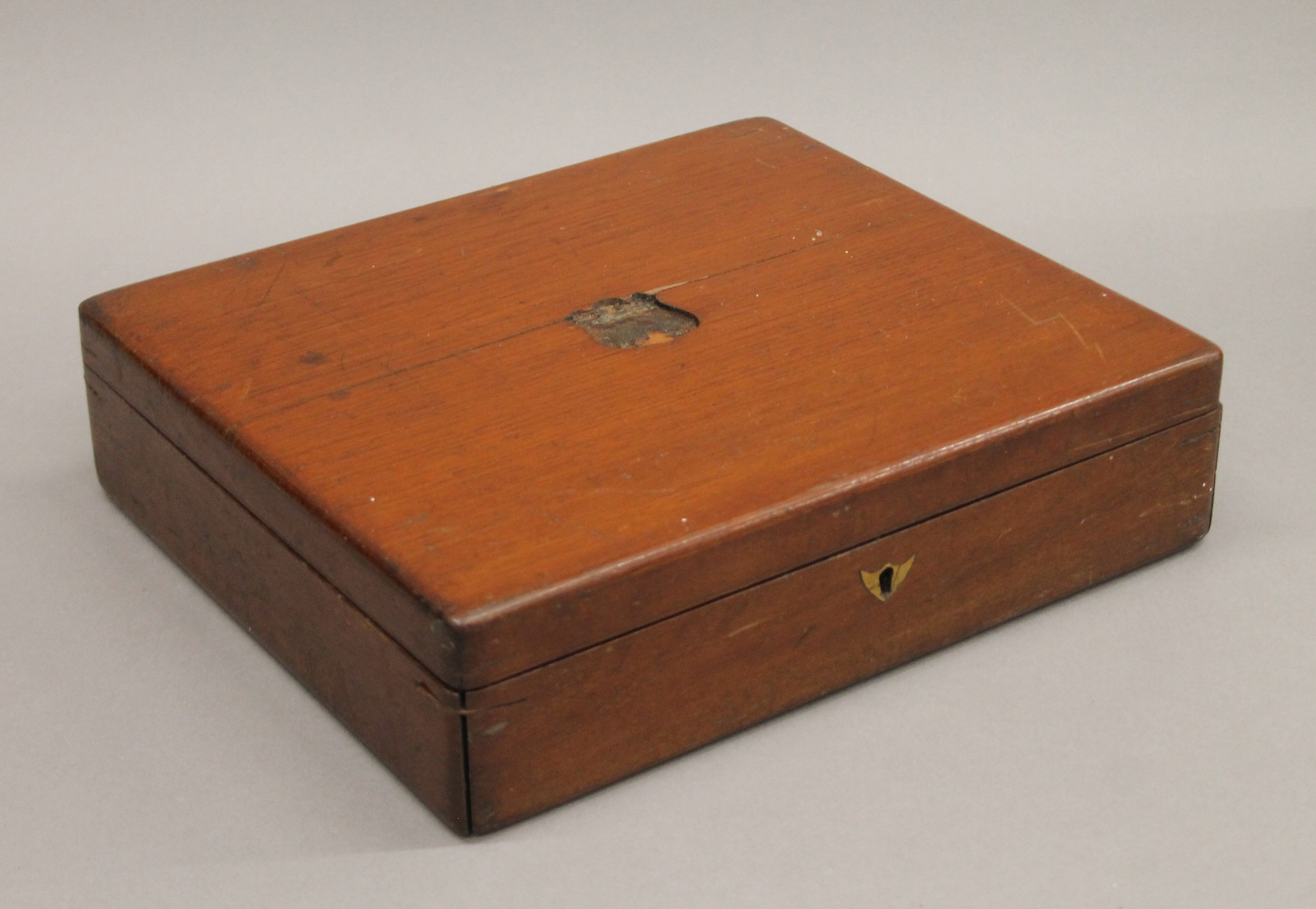 A quantity of various vintage wooden boxes, tins, etc. - Image 6 of 8