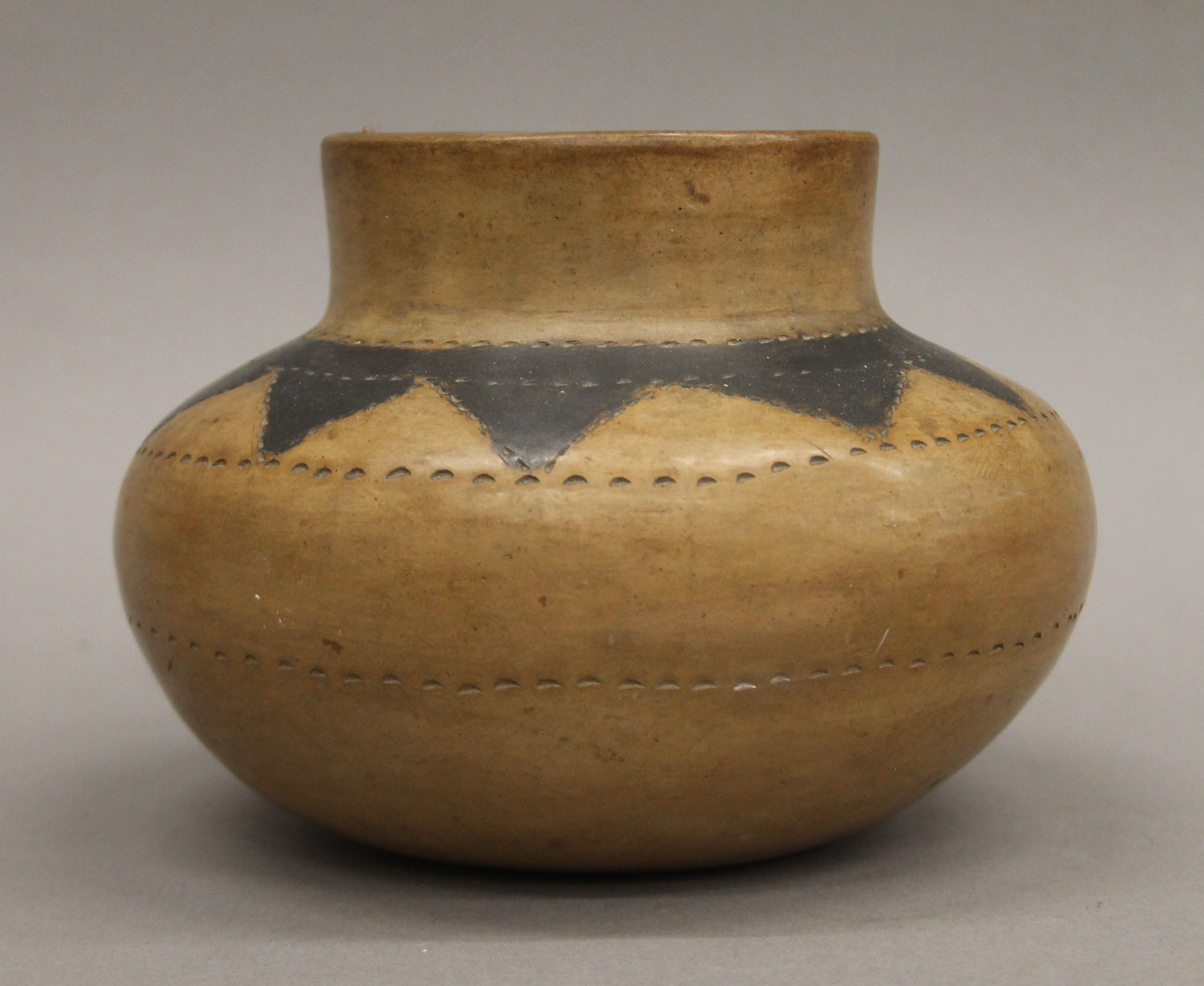 A Shona tribe pottery vase. 13 cm high. - Image 2 of 4