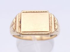 A 9 ct gold gentleman's signet ring, inscribed 'Steve yours for ever Bella' to inside of band.