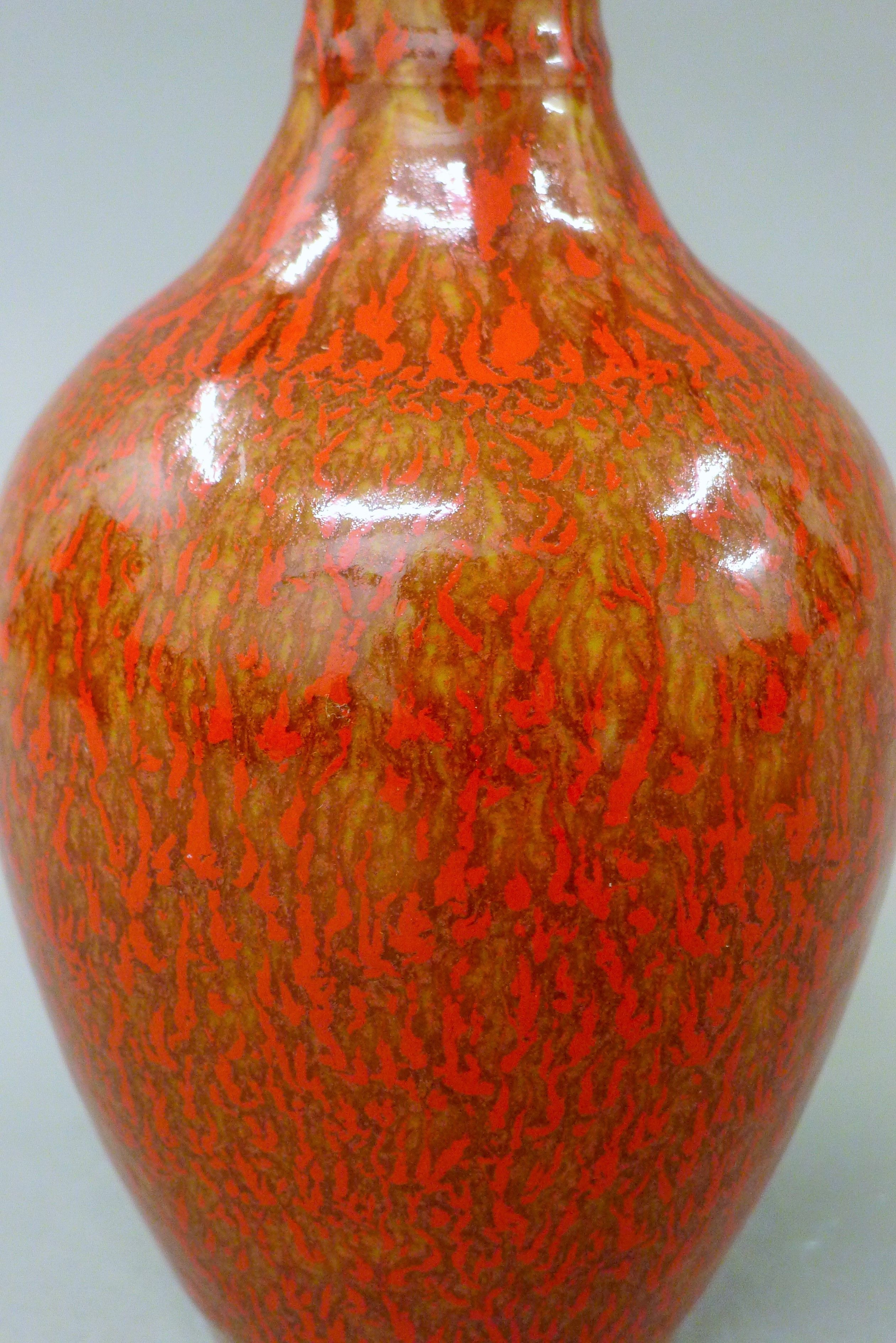 A Chinese porcelain red speckled vase. 28.5 cm high. - Image 3 of 5