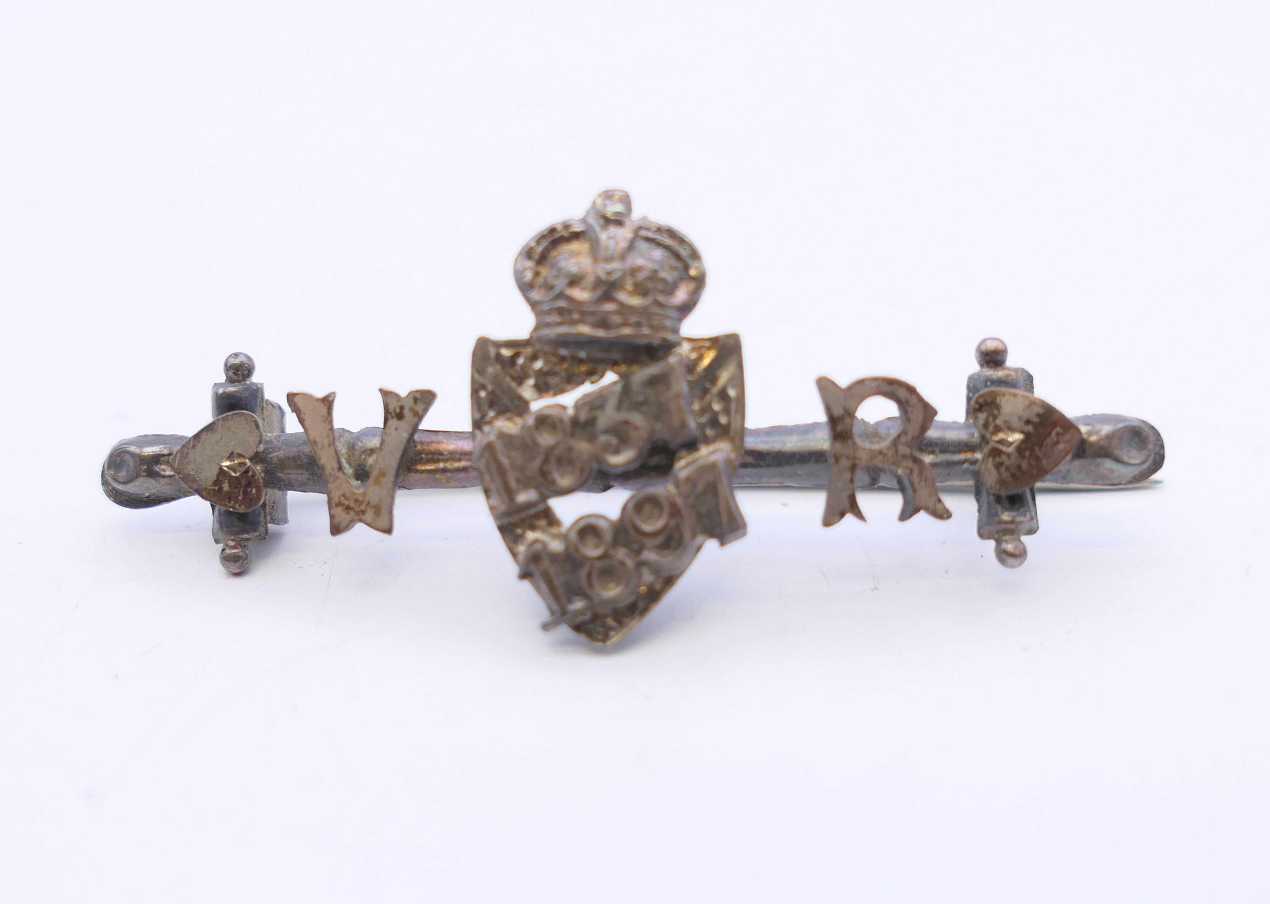 A Victorian 1837-1897 Jubilee brooch, in original box. 4 cm long. - Image 2 of 5