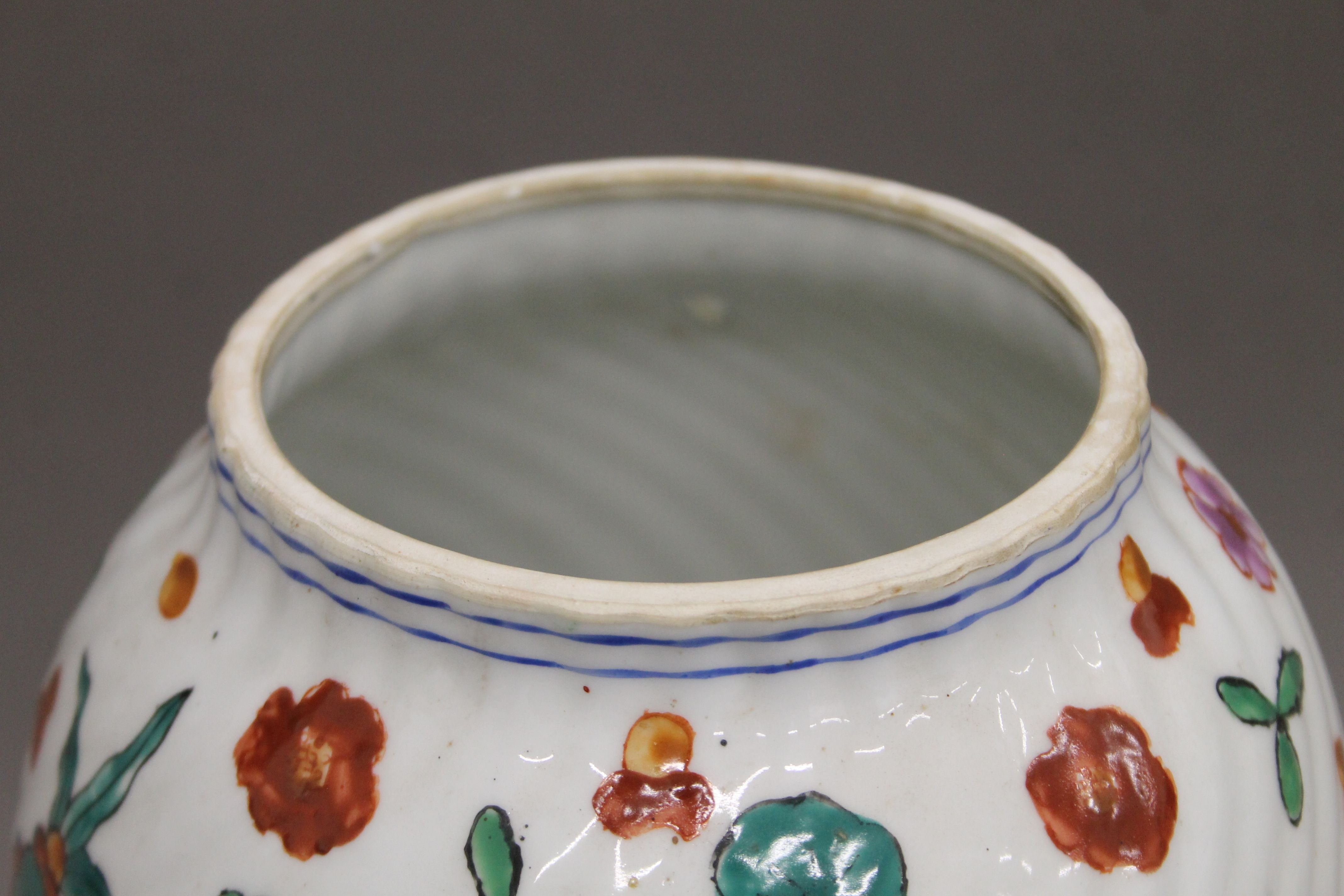 A Chinese porcelain lidded vase. 40 cm high. - Image 3 of 4
