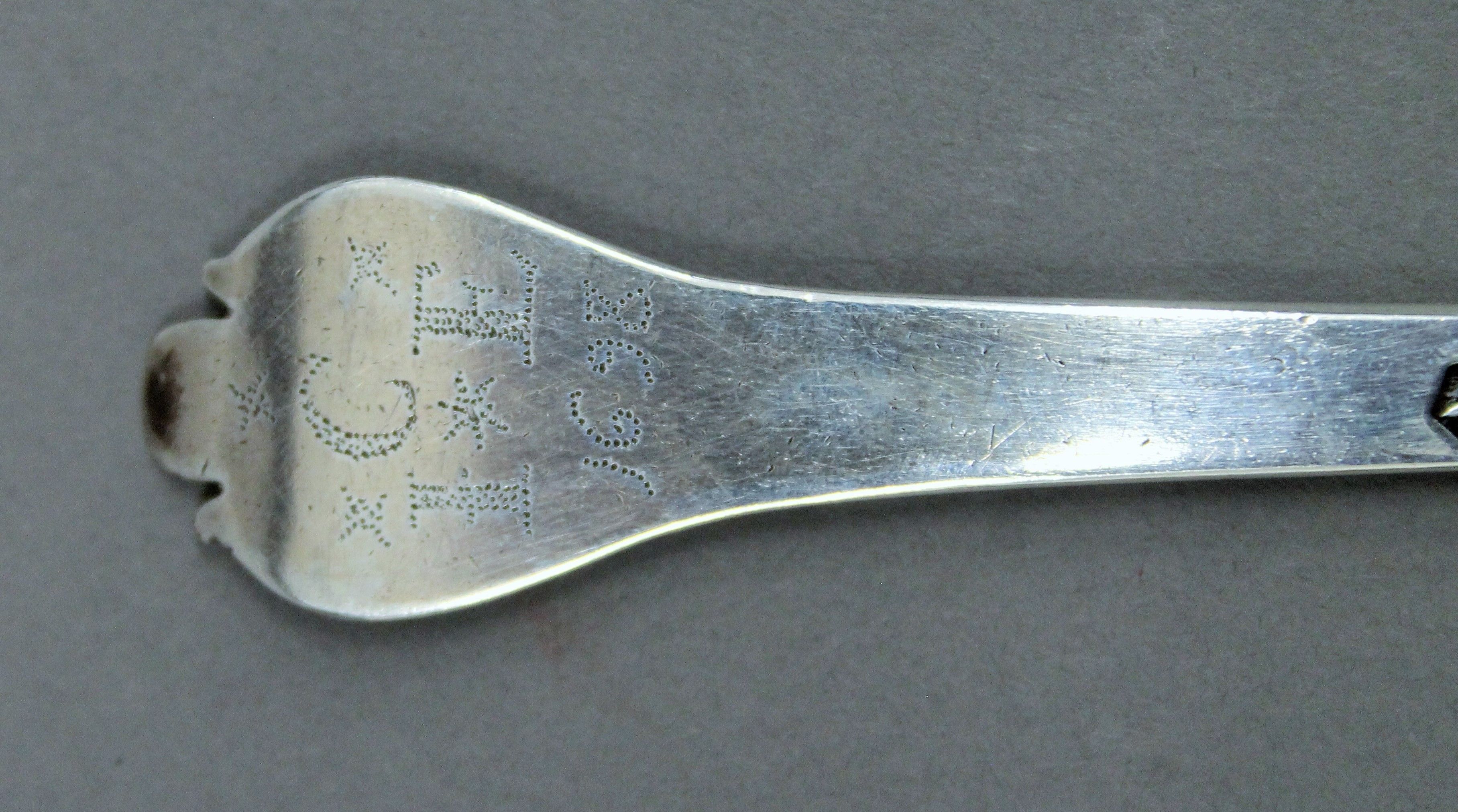 A William III silver trefid spoon, makers mark of Lawrence Coles, London 1698. 19.5 cm long. - Image 4 of 5