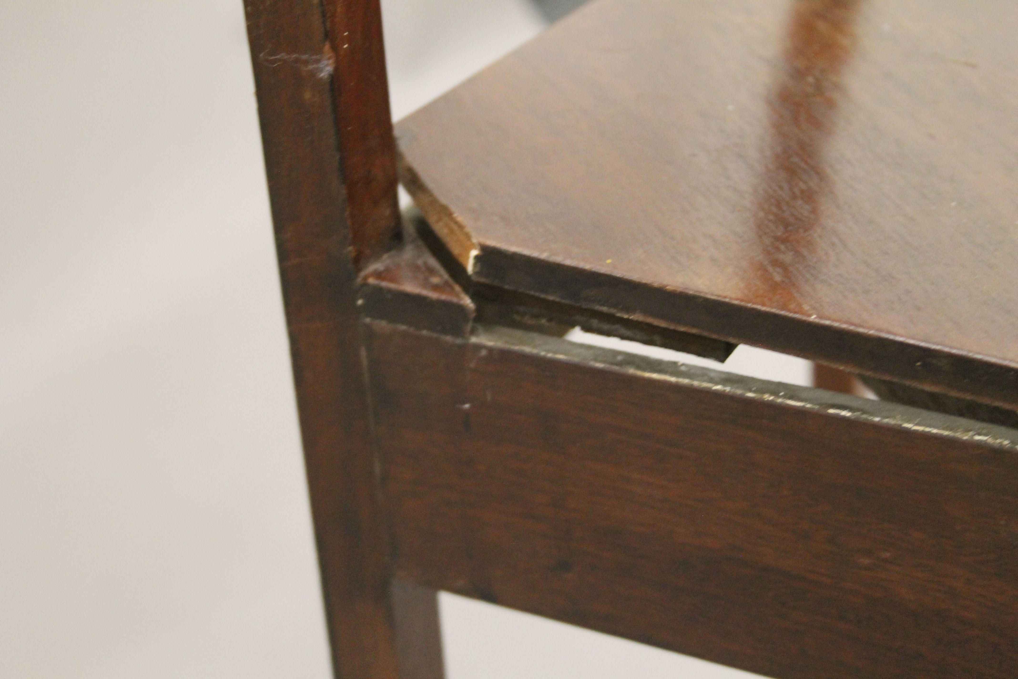 A George III mahogany corner washstand. 60 cm wide. - Image 6 of 6