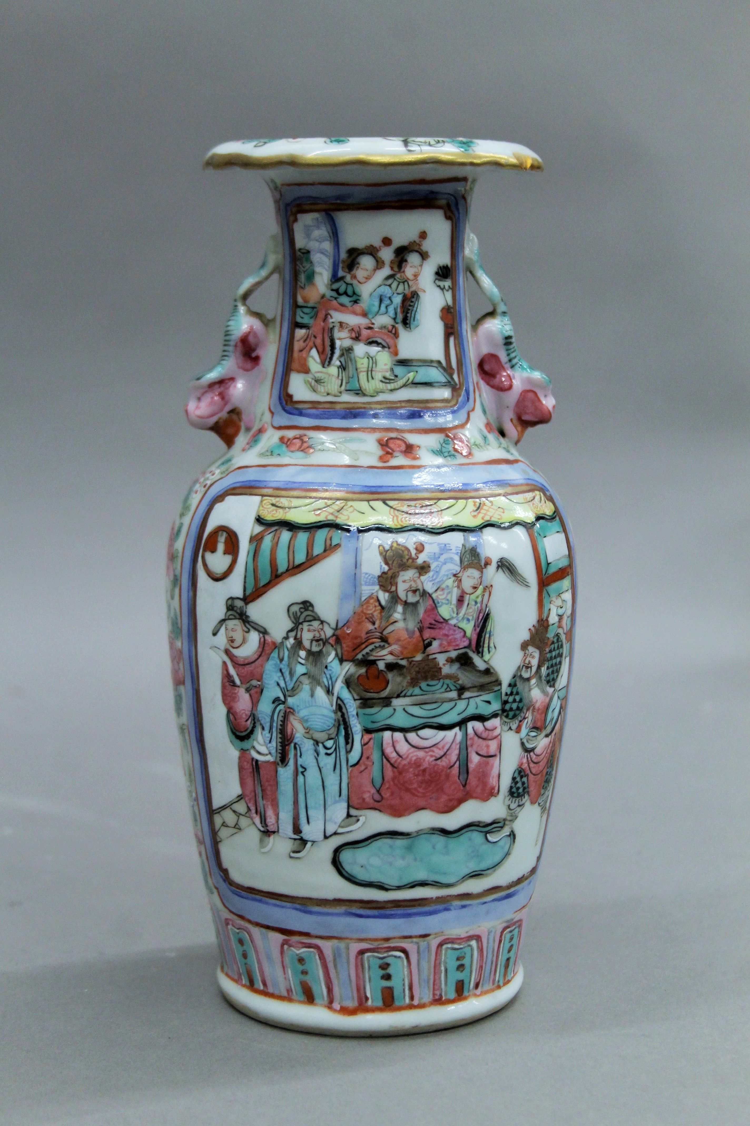 A 19th century Canton porcelain vase. 21.5 cm high. - Image 2 of 7