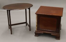 A mahogany commode and a side table. The former 45.5 cm wide.