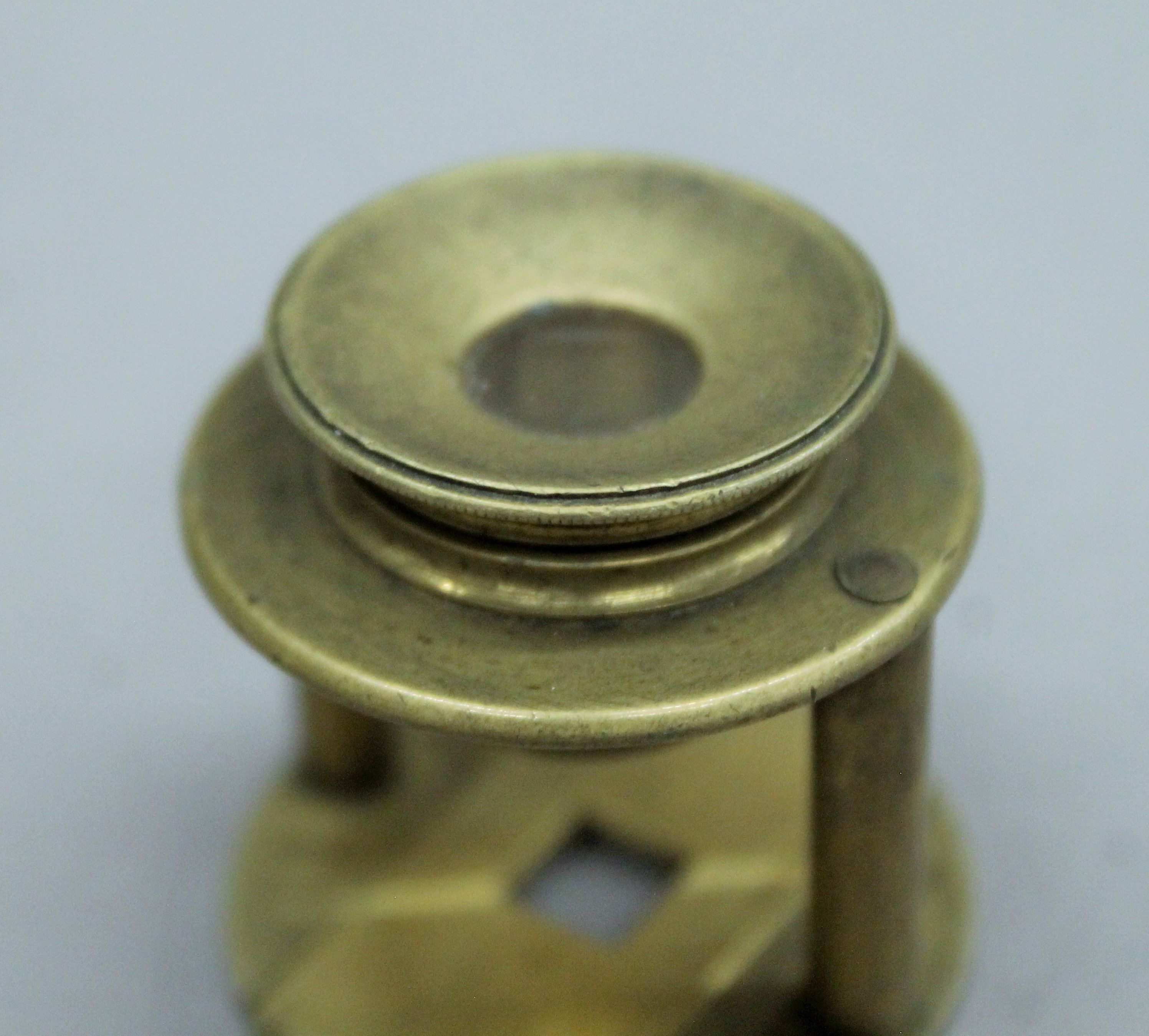 A 19th century brass travelling microscope in wooden case. The case 5 cm high. - Image 3 of 7