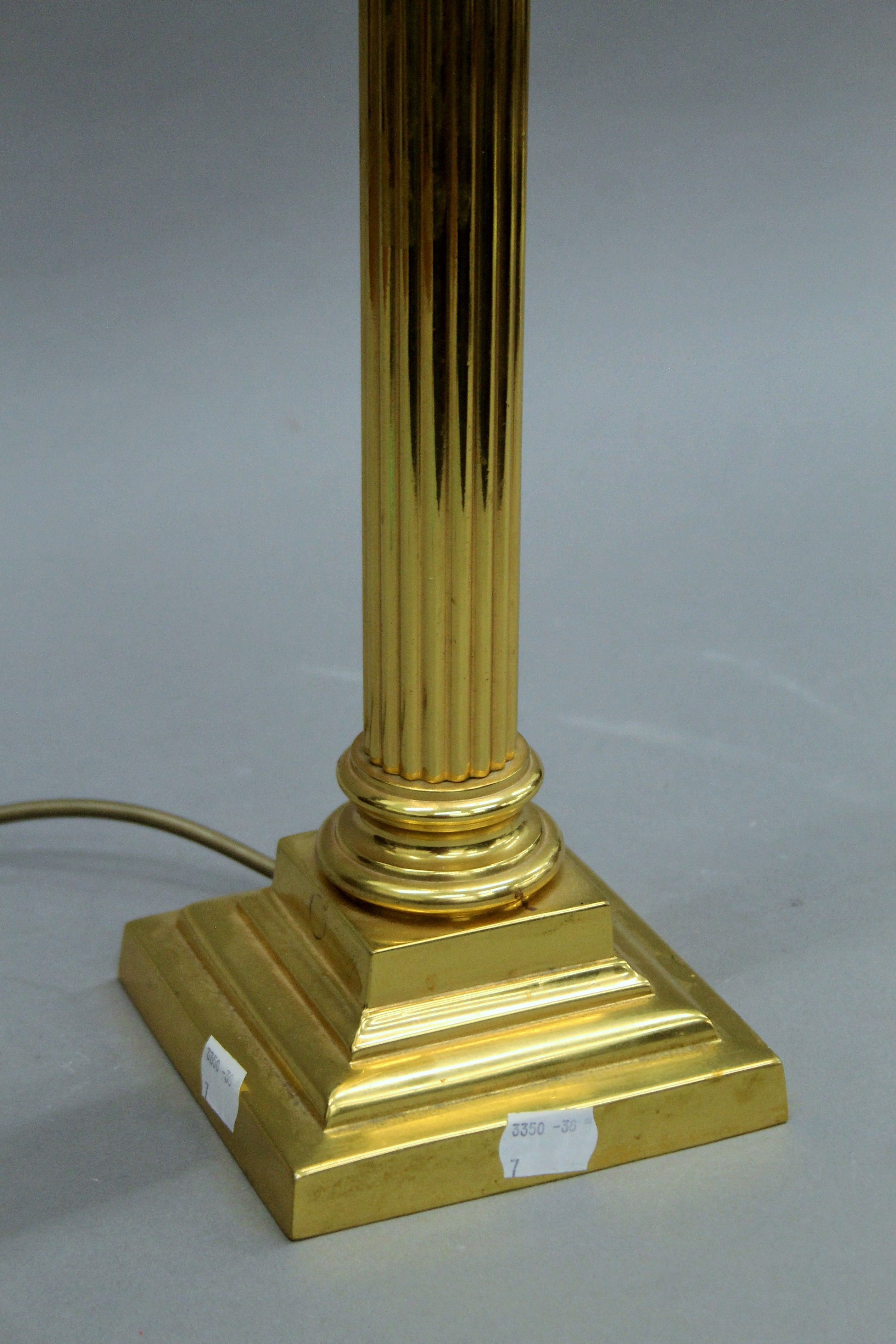 An ormolu columnar table lamp. 43 cm high excluding bulb. - Image 3 of 3