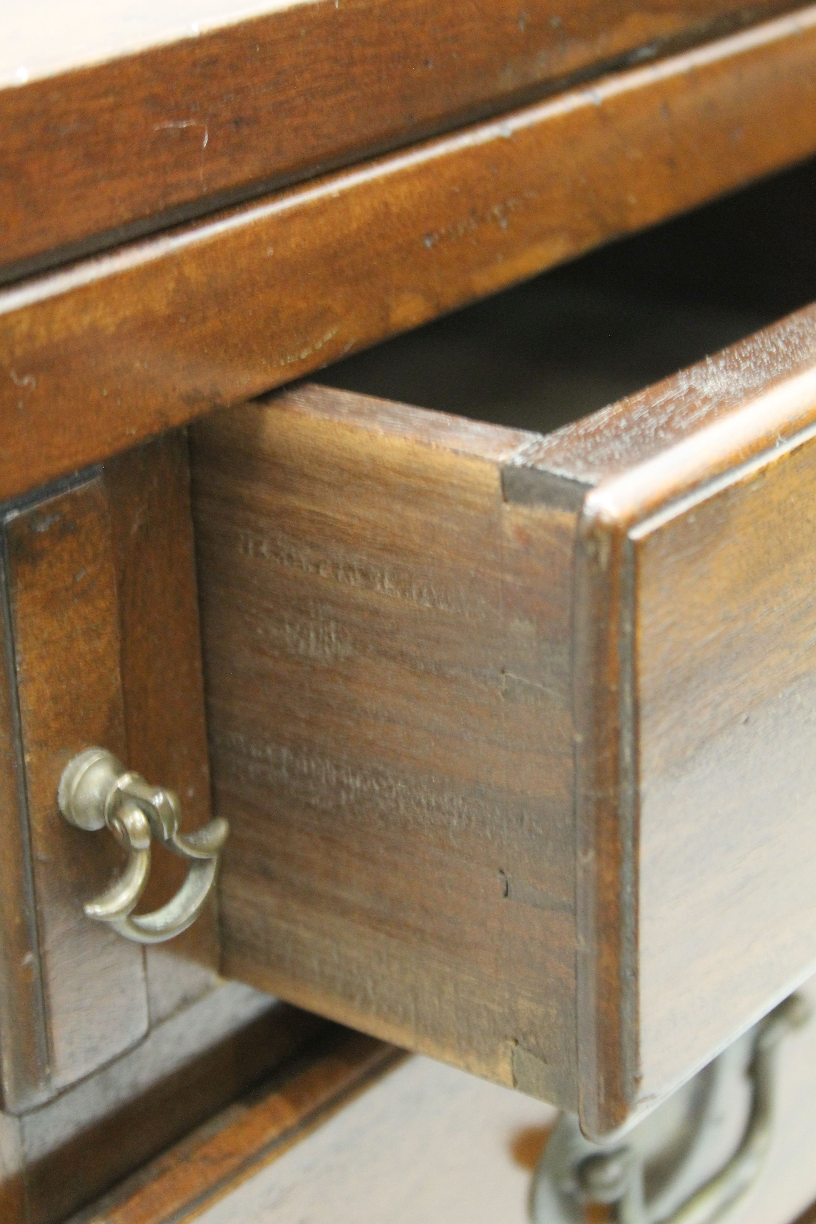 A mahogany bachelor's chest, - Image 5 of 7