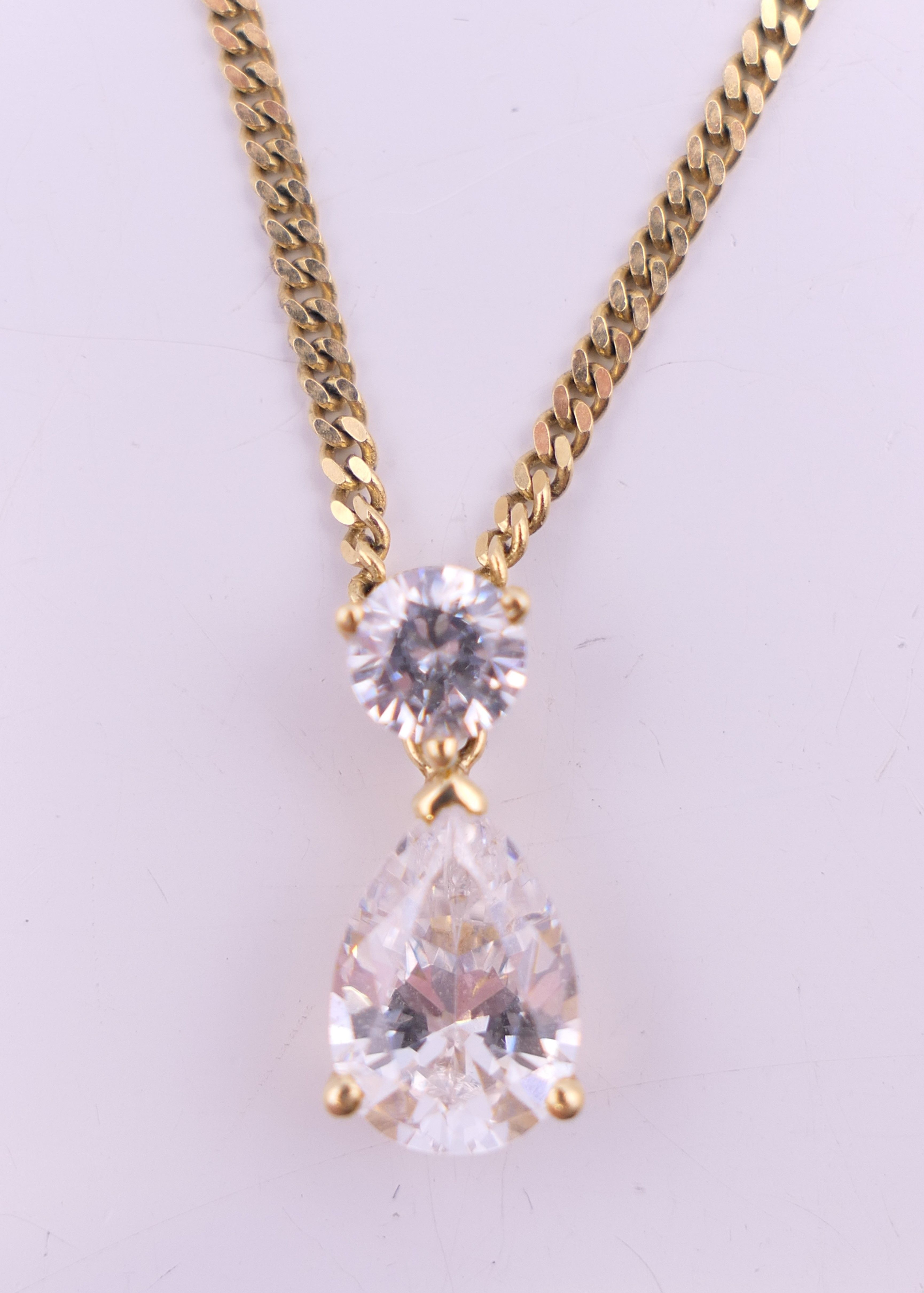 A 14 K gold two stone pendant necklace. Chain 44 cm long, pendant 1.5 cm high. 5. - Image 2 of 5