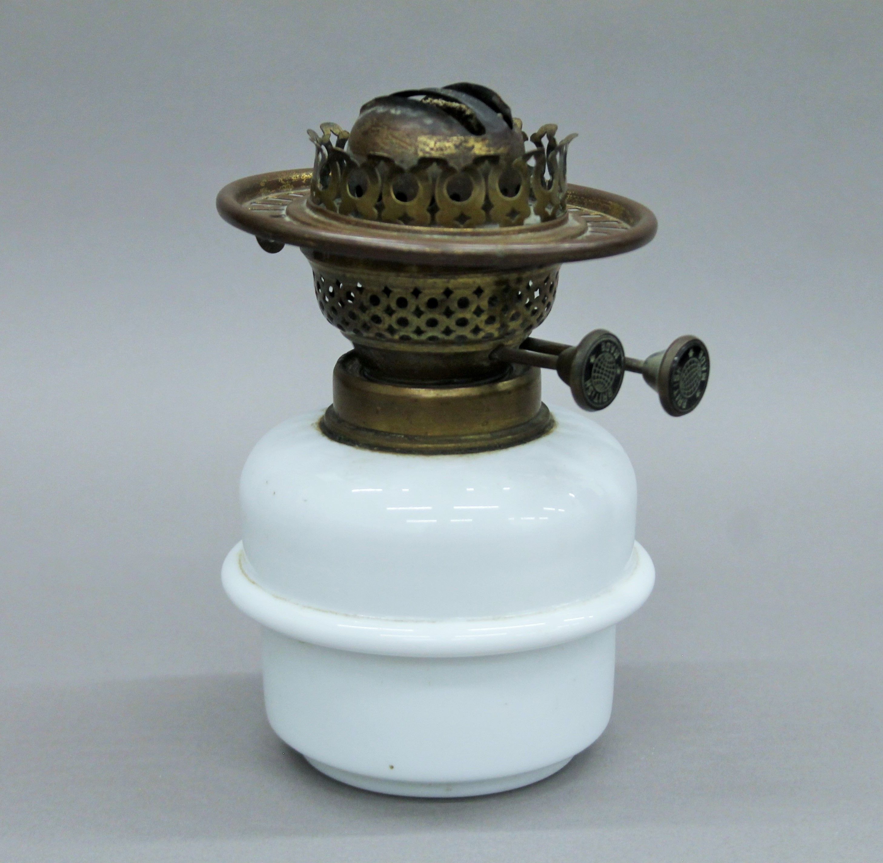 Two Victorian hanging oil lamp reservoirs. Each approximately 18.5 cm high. - Image 5 of 7