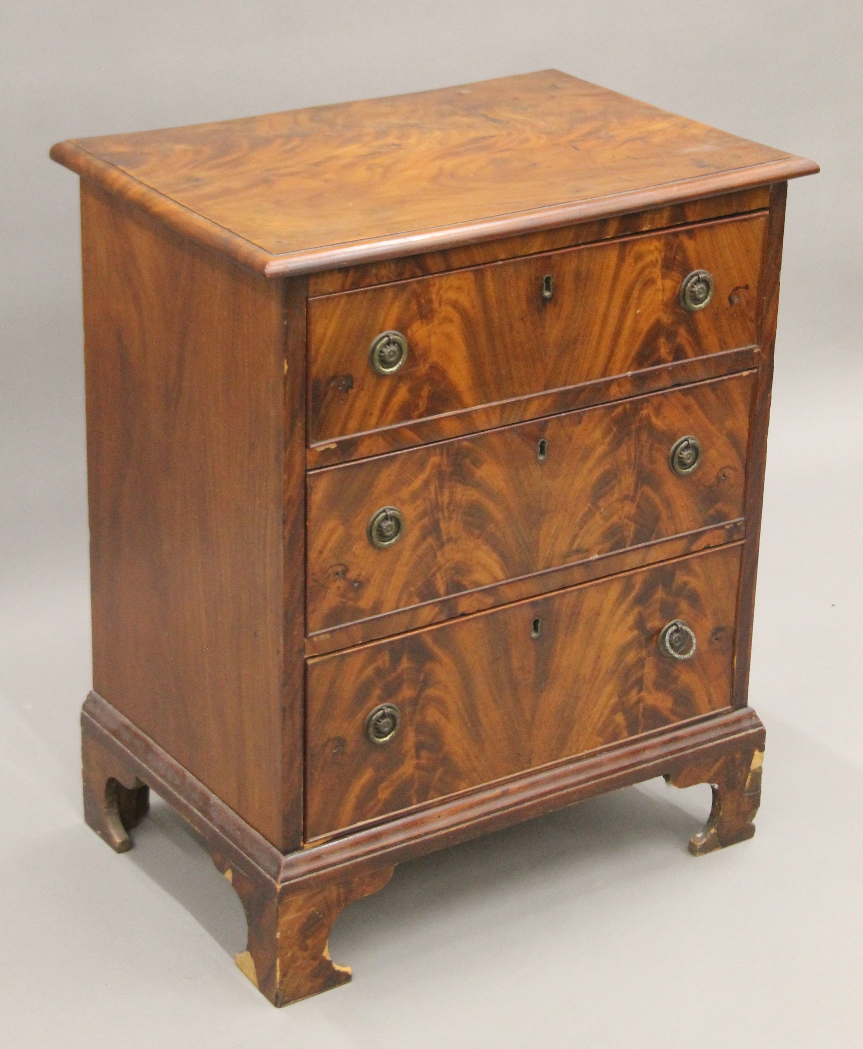 A George III mahogany chest (adapted). 61 cm wide. - Image 3 of 6