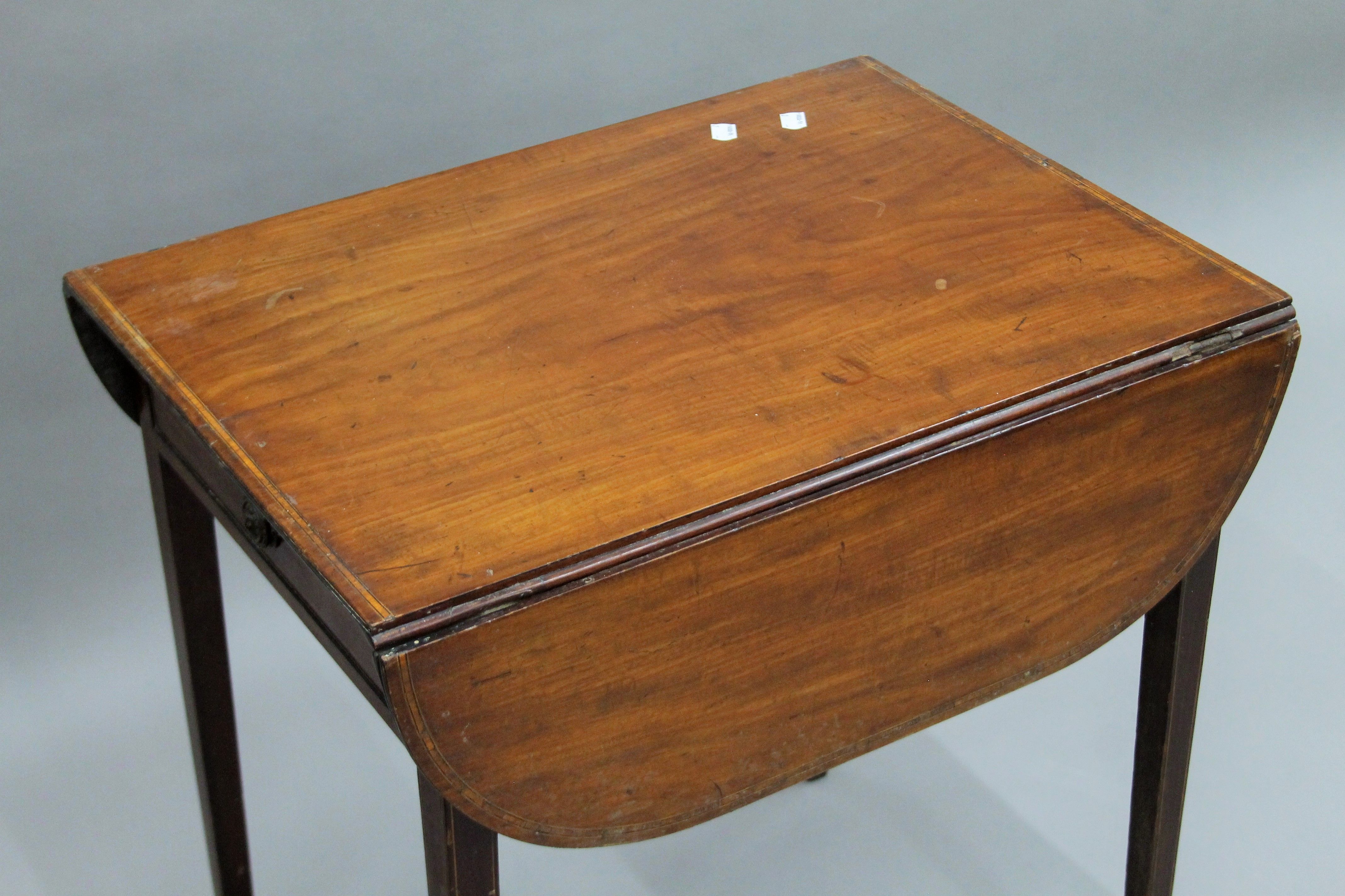 A 19th century mahogany single drawer drop leaf Pembroke table. 45 cm wide flaps down. - Image 3 of 11