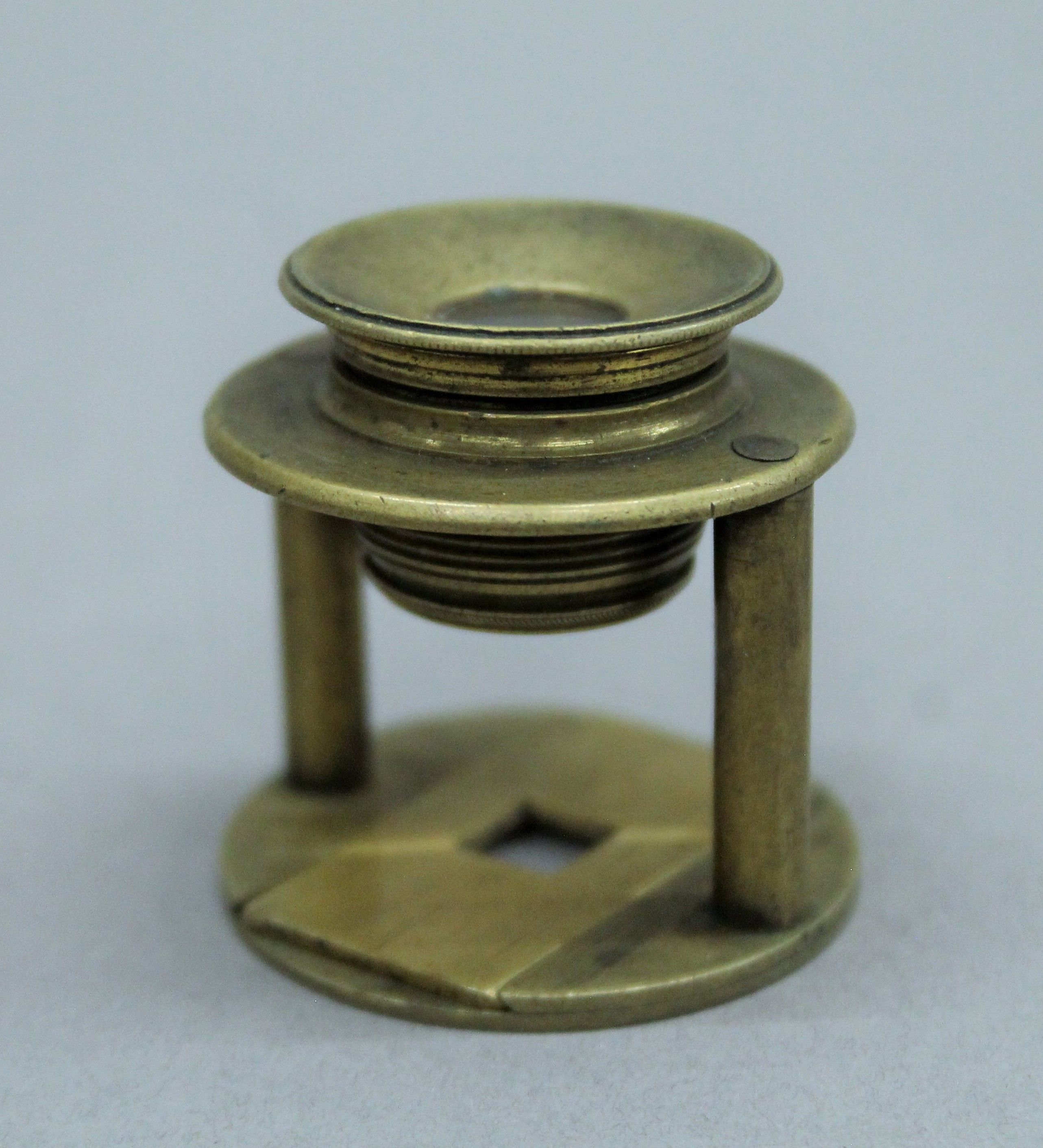 A 19th century brass travelling microscope in wooden case. The case 5 cm high. - Image 2 of 7