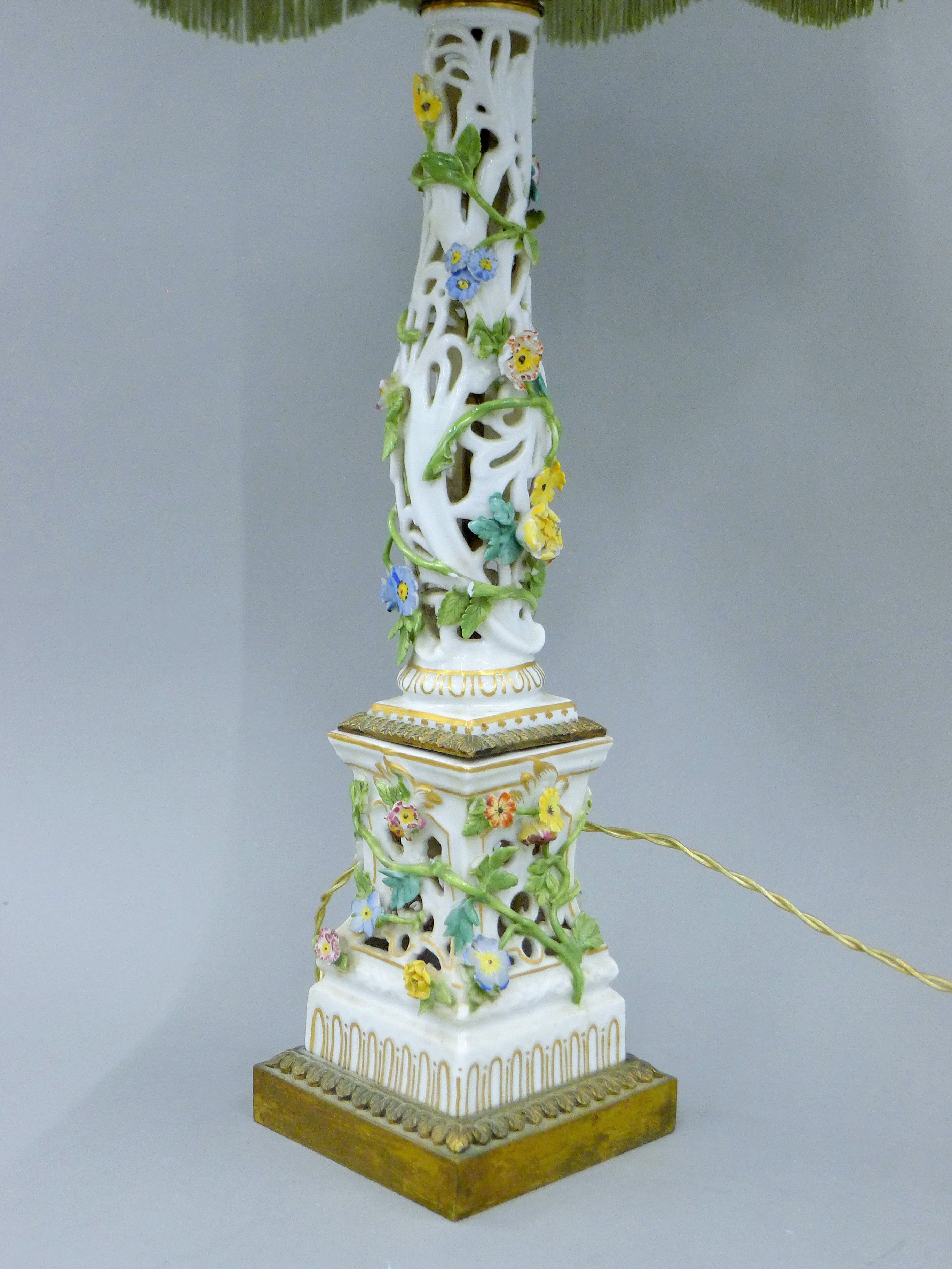 An early 20th century Samson porcelain reticulated and flower encrusted columnar lamp base with - Image 5 of 6