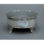 A silver trinket box, hallmarked for Birmingham 1951. 9.5 cm diameter.