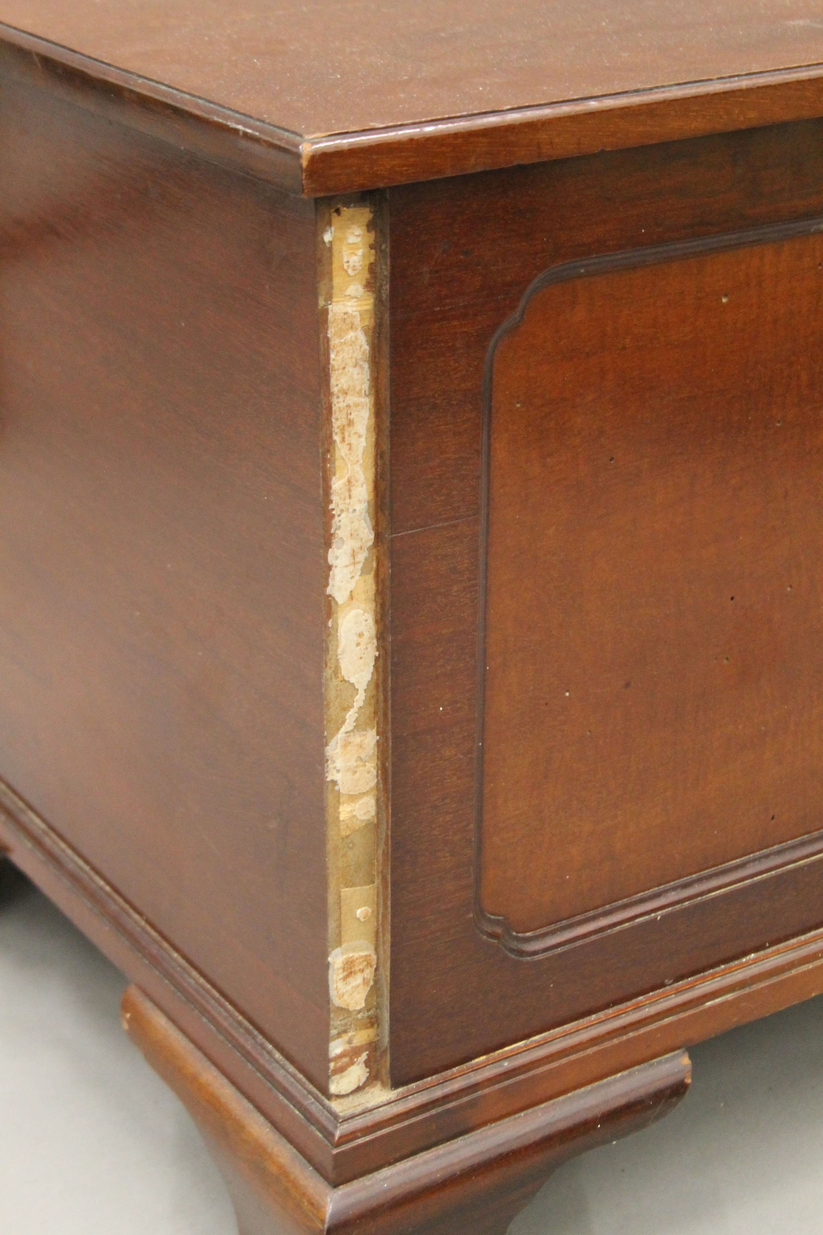 A mahogany commode and a side table. The former 45.5 cm wide. - Image 6 of 6