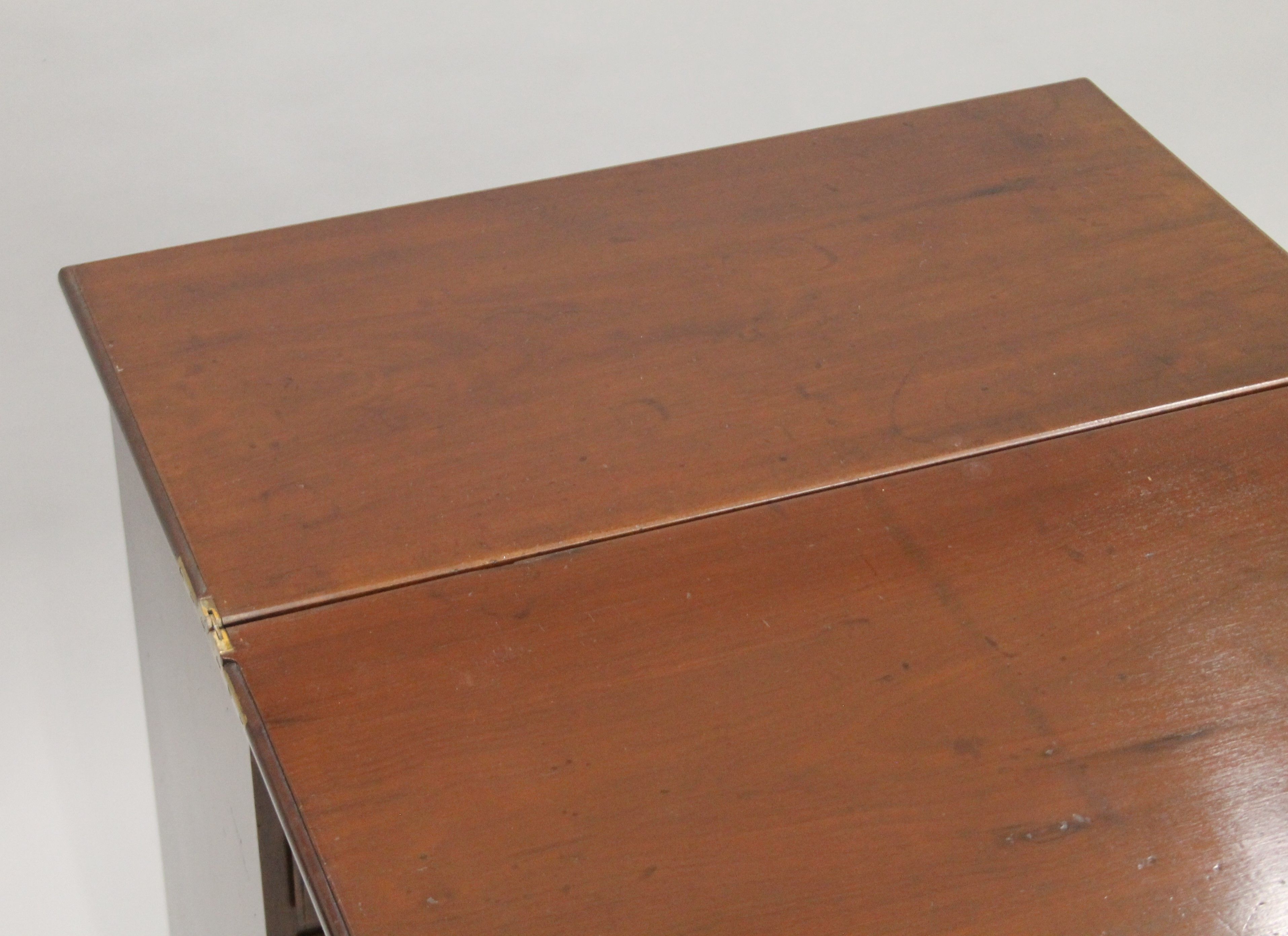 A mahogany bachelor's chest, - Image 7 of 7