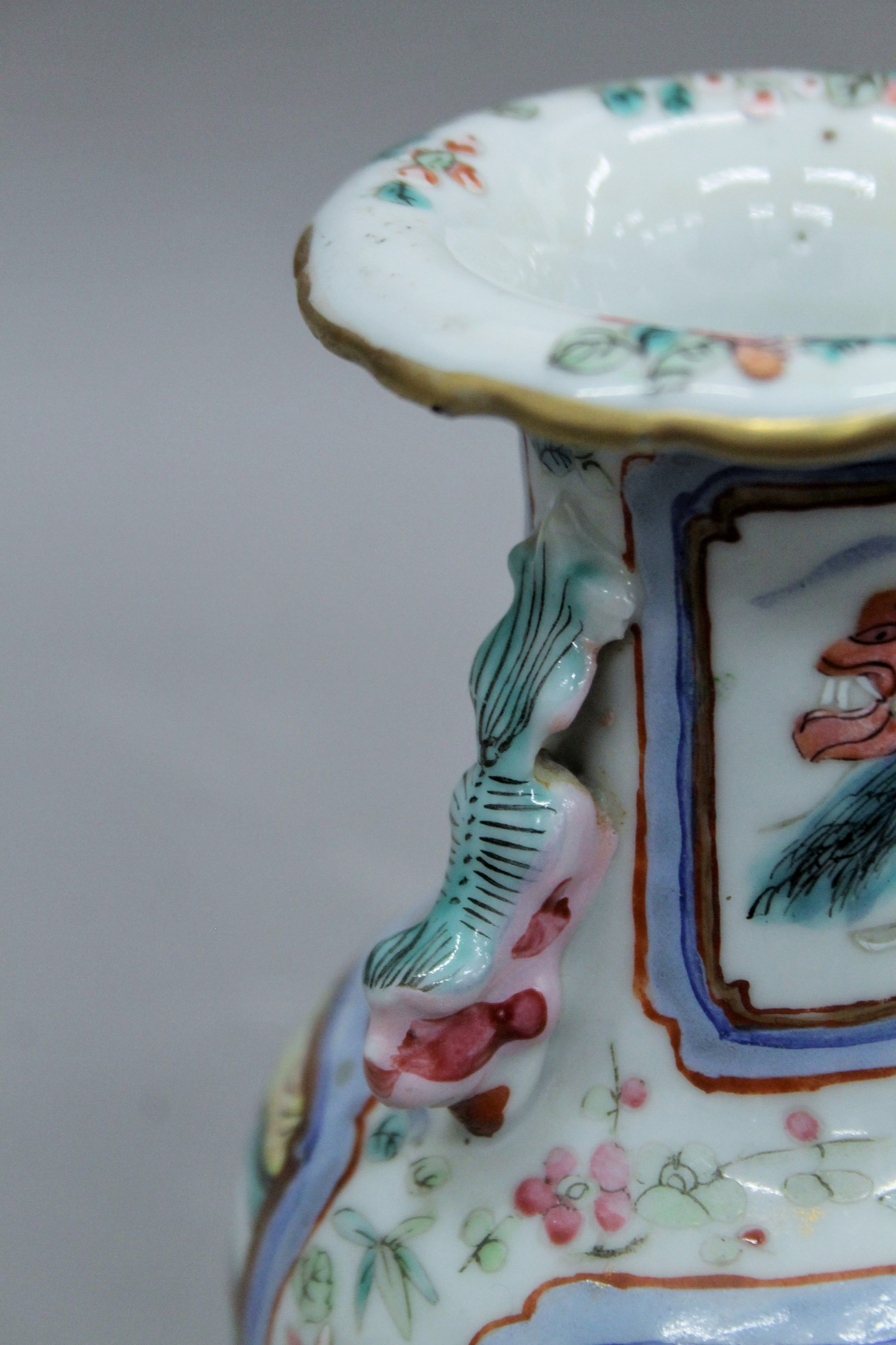 A 19th century Canton porcelain vase. 21.5 cm high. - Image 6 of 7