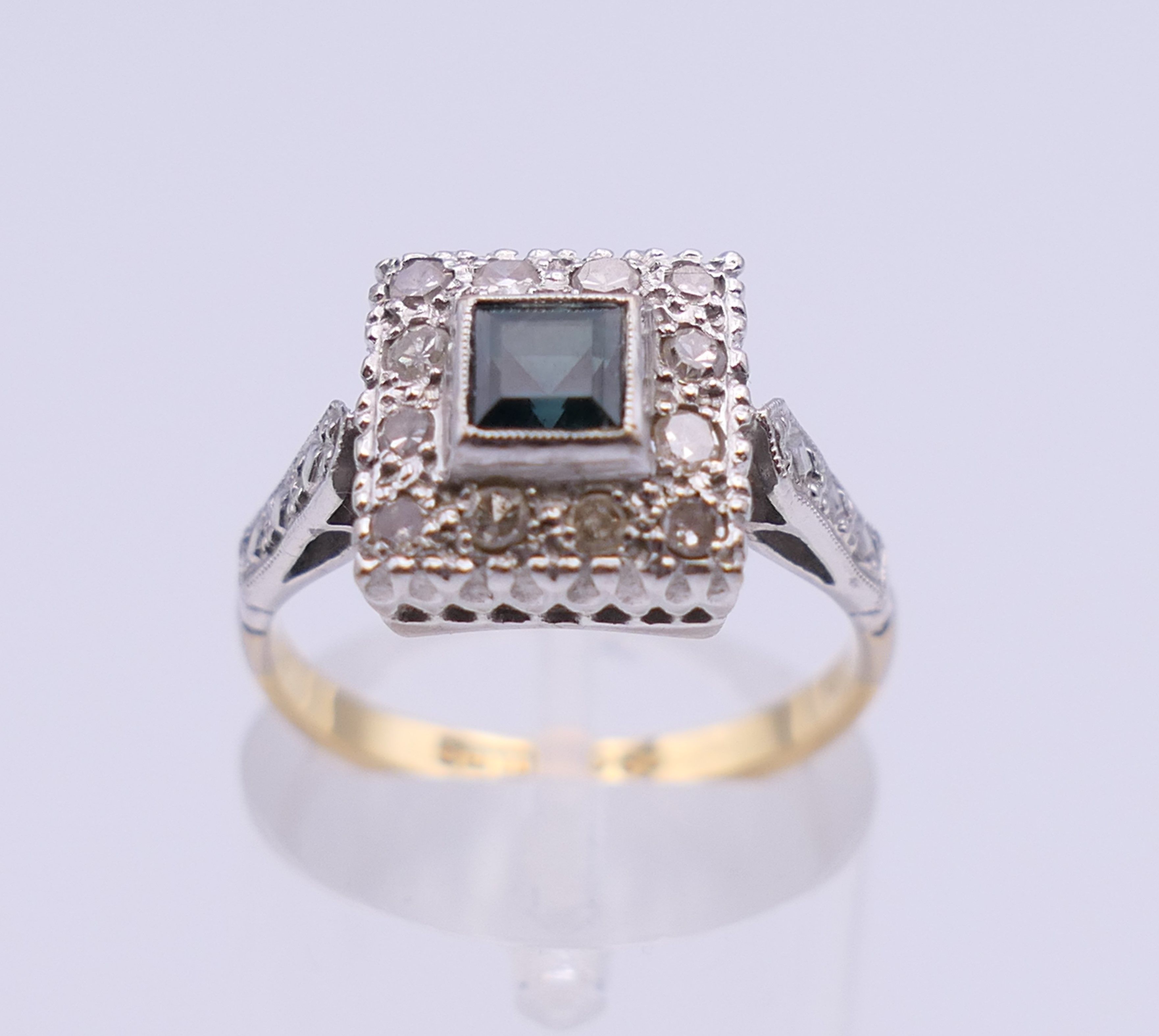 An Art Deco style 18 ct gold diamond and sapphire ring. Ring size M. 4.6 grammes total weight. - Image 3 of 8