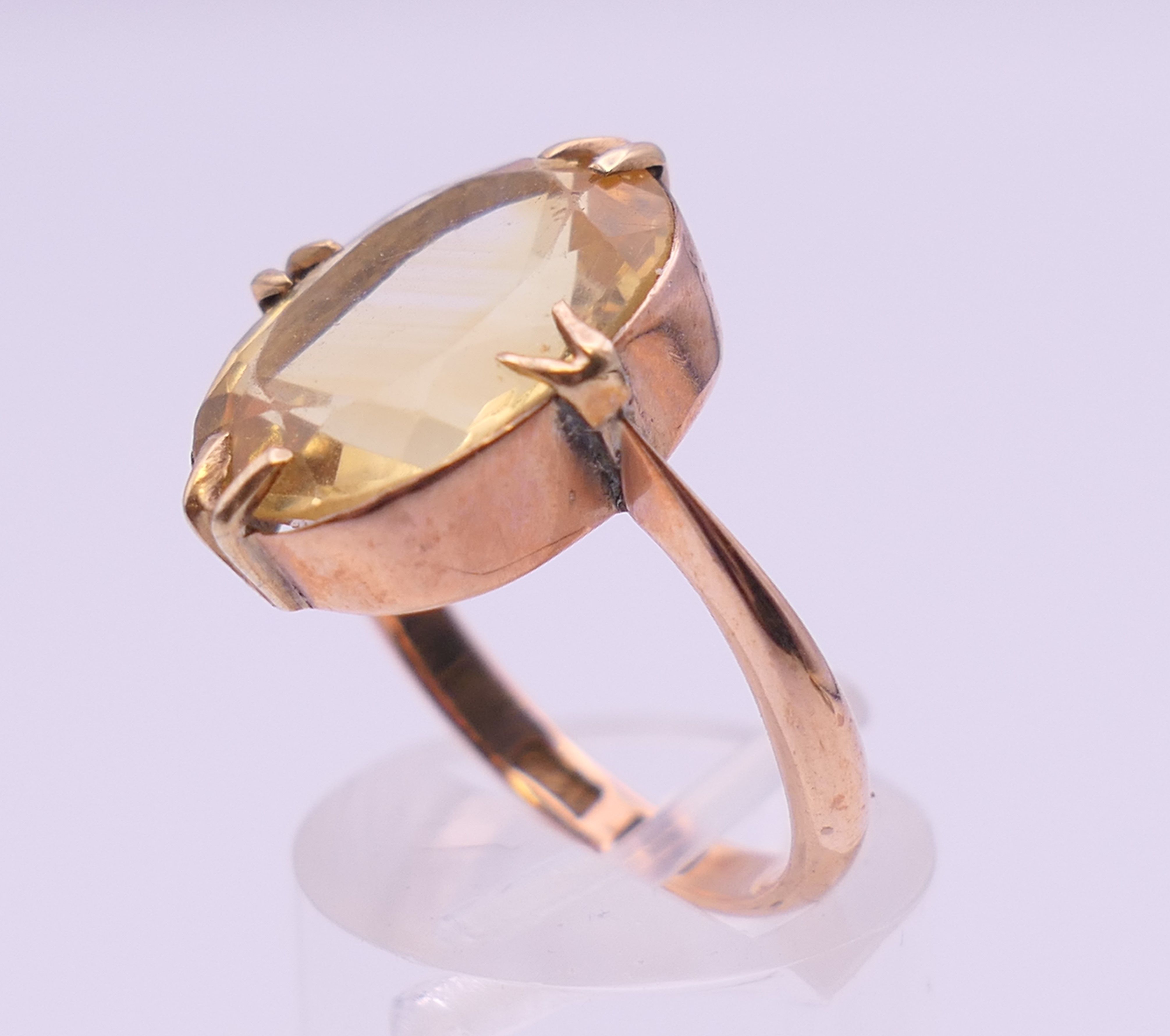 A 9 ct gold citrine ring. Ring size I/J. 4.4 grammes total weight. - Image 4 of 7