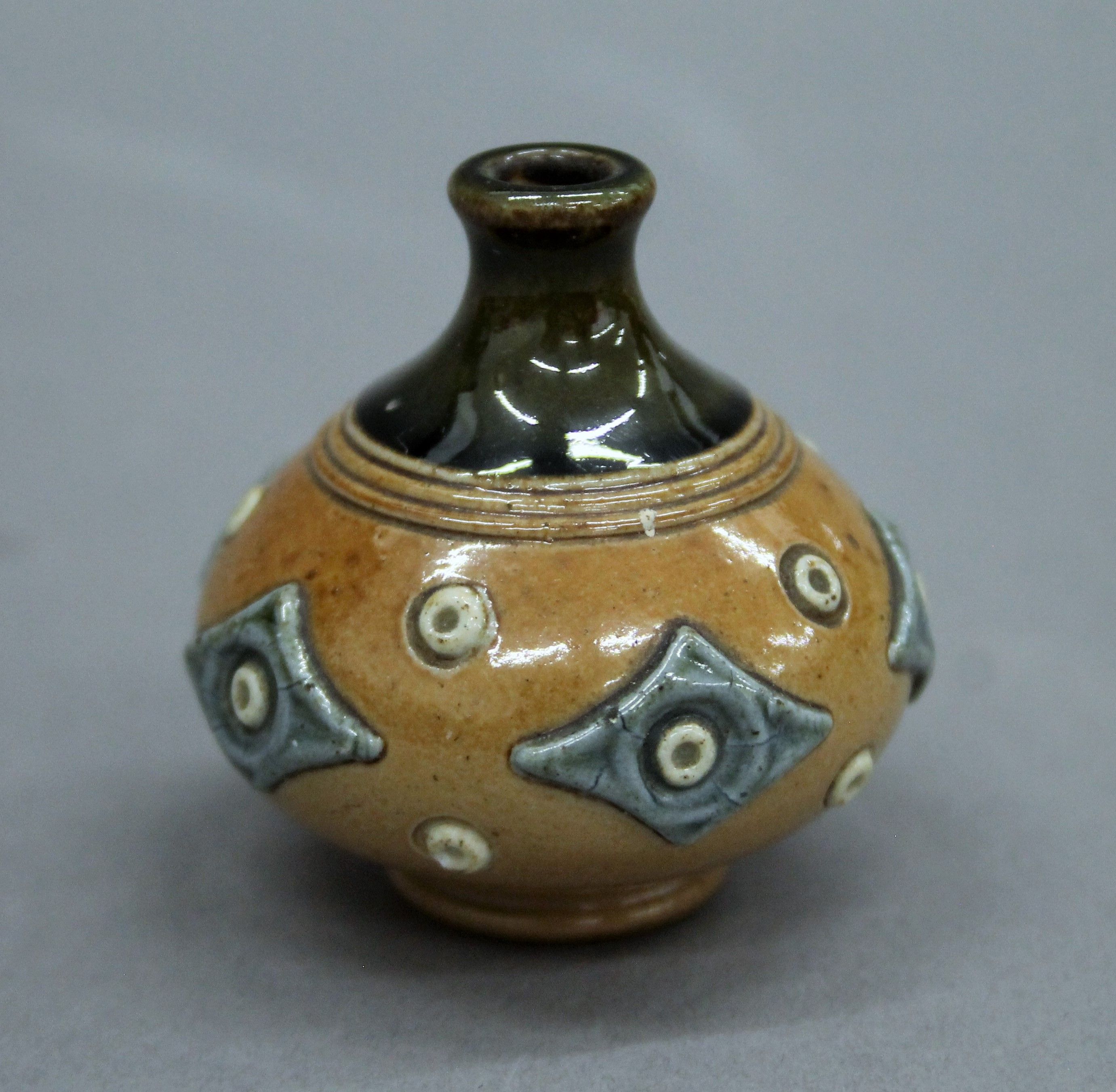 Six miniature Doulton vases. The largest 7.5 cm high. - Image 7 of 7