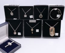 A quantity of silver jewellery.