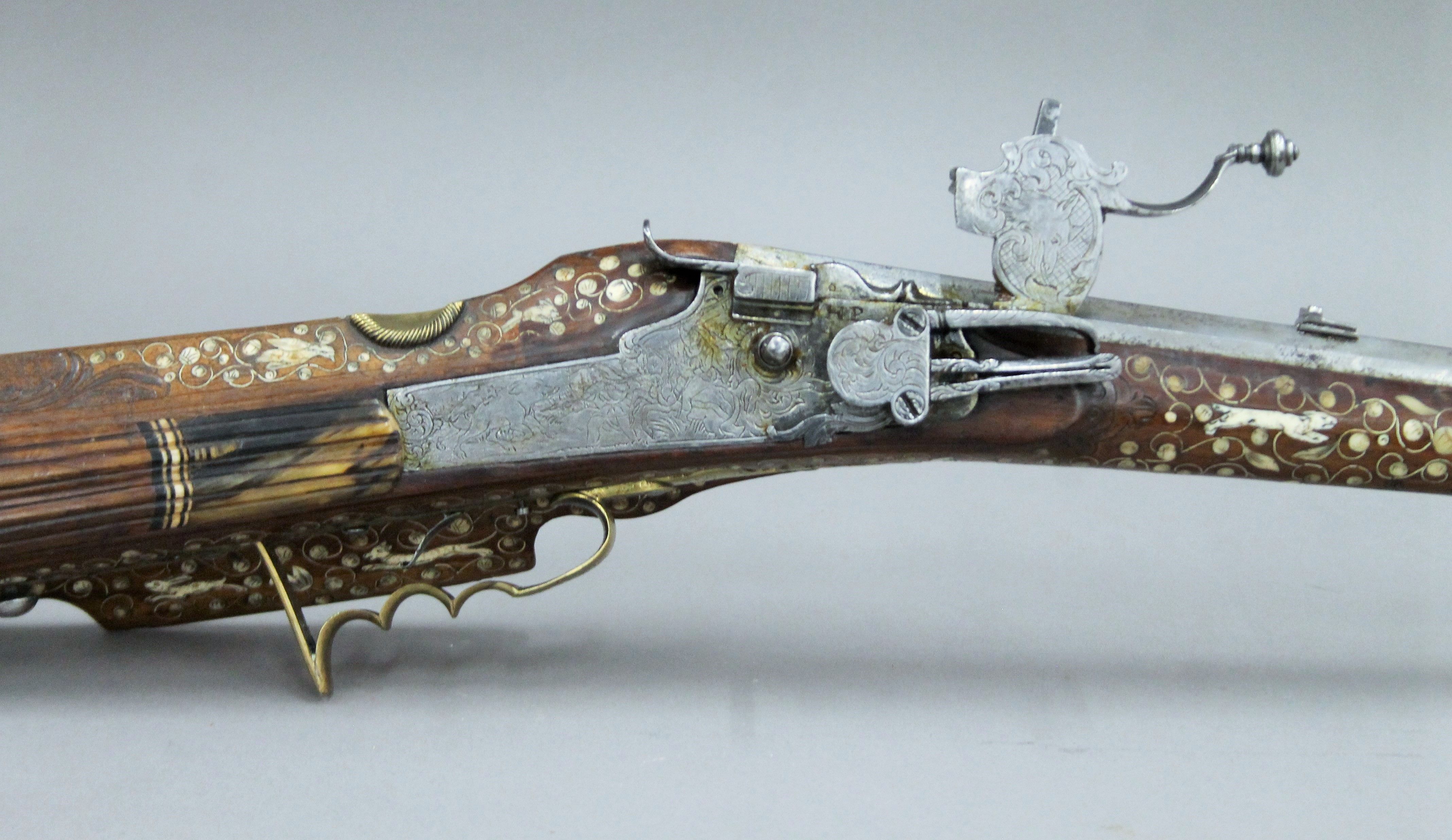 An antique Austrian wheel lock sporting rifle by Heinrich Aver. 117 cm long. - Image 2 of 14