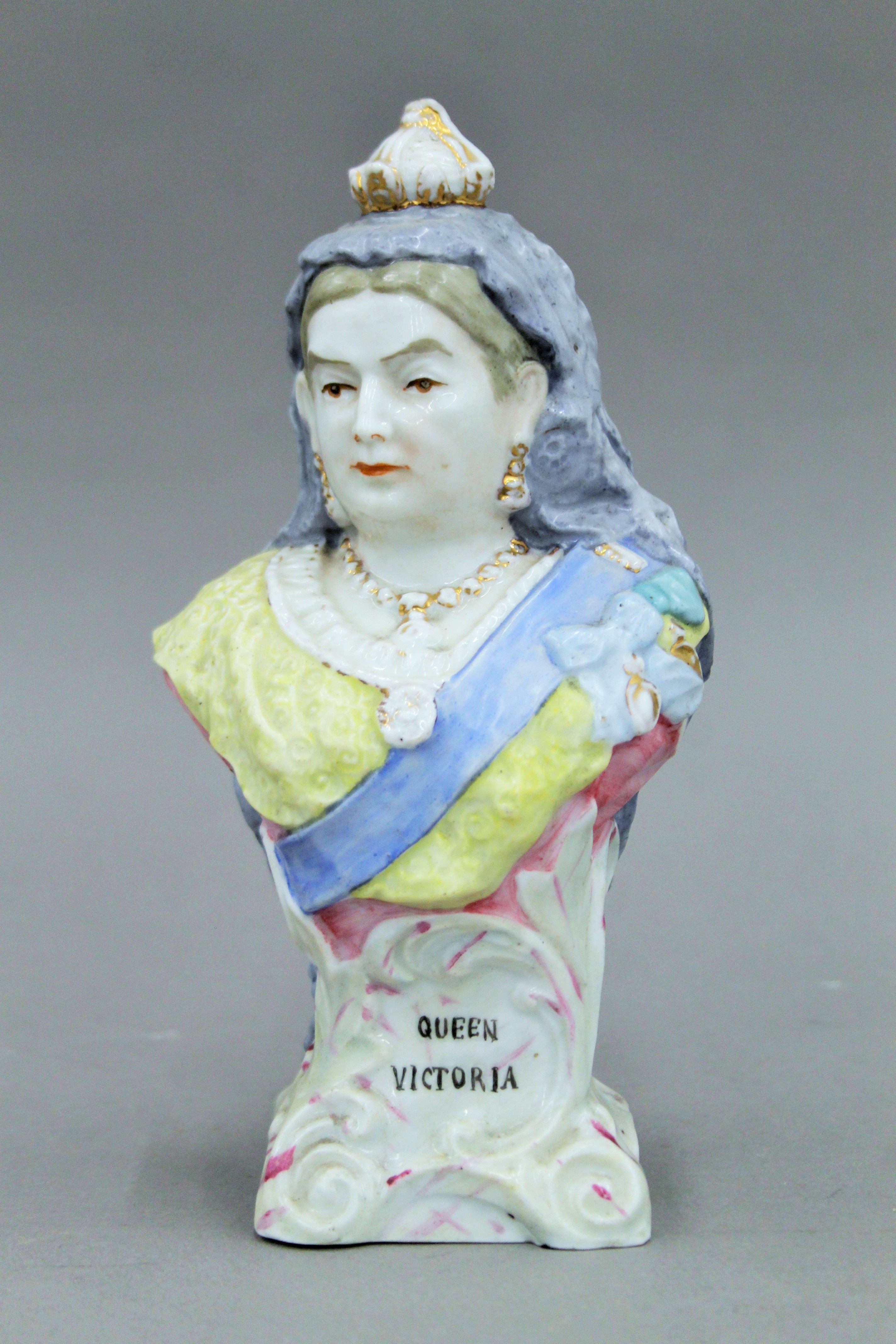 A collection of 19th century Staffordshire figures, etc. The largest 25 cm high. - Image 17 of 17