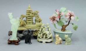A small quantity of various soapstone and jade carvings, etc. The largest 14.5 cm high.