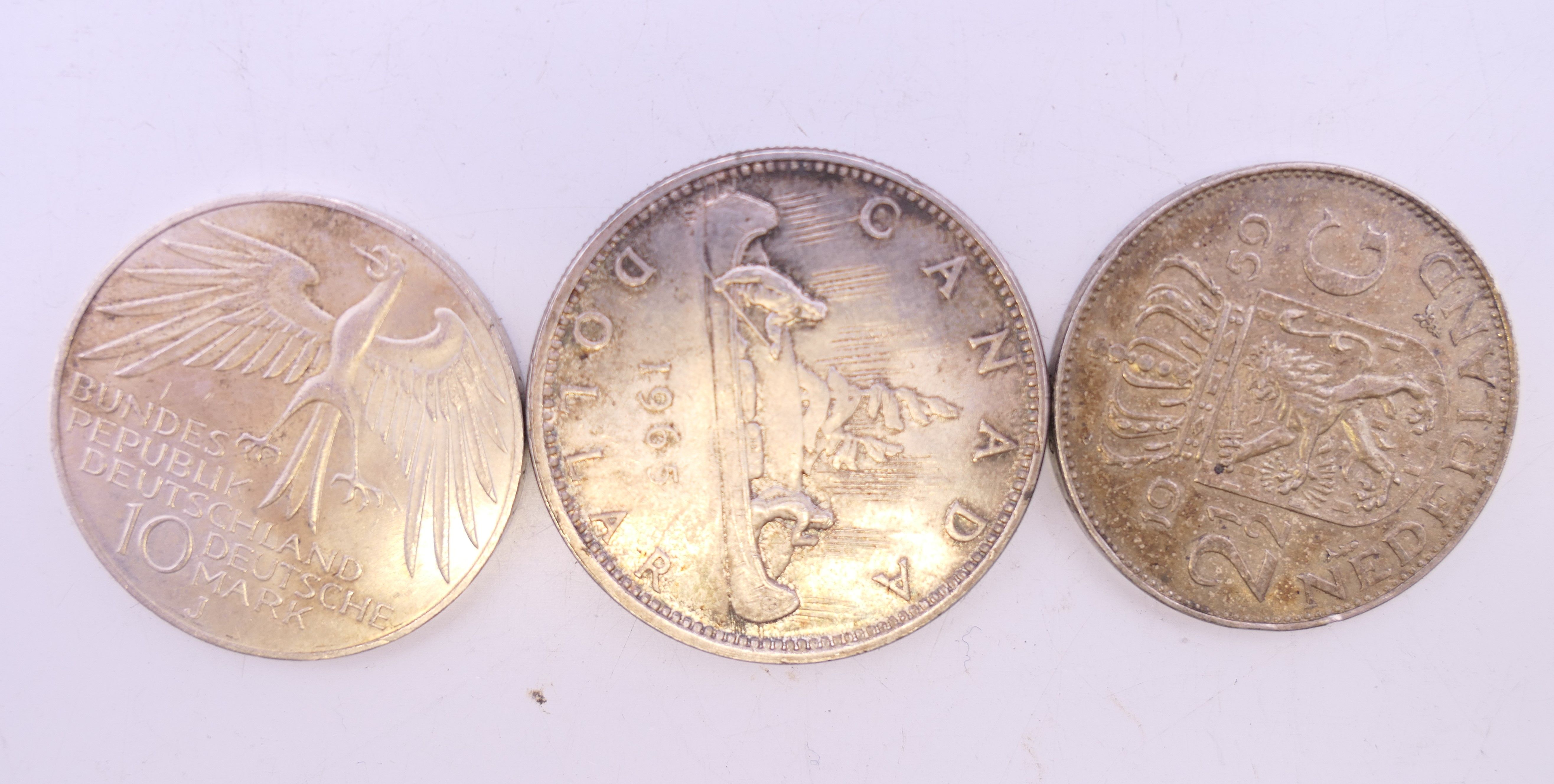 A quantity of various coins. - Image 7 of 7