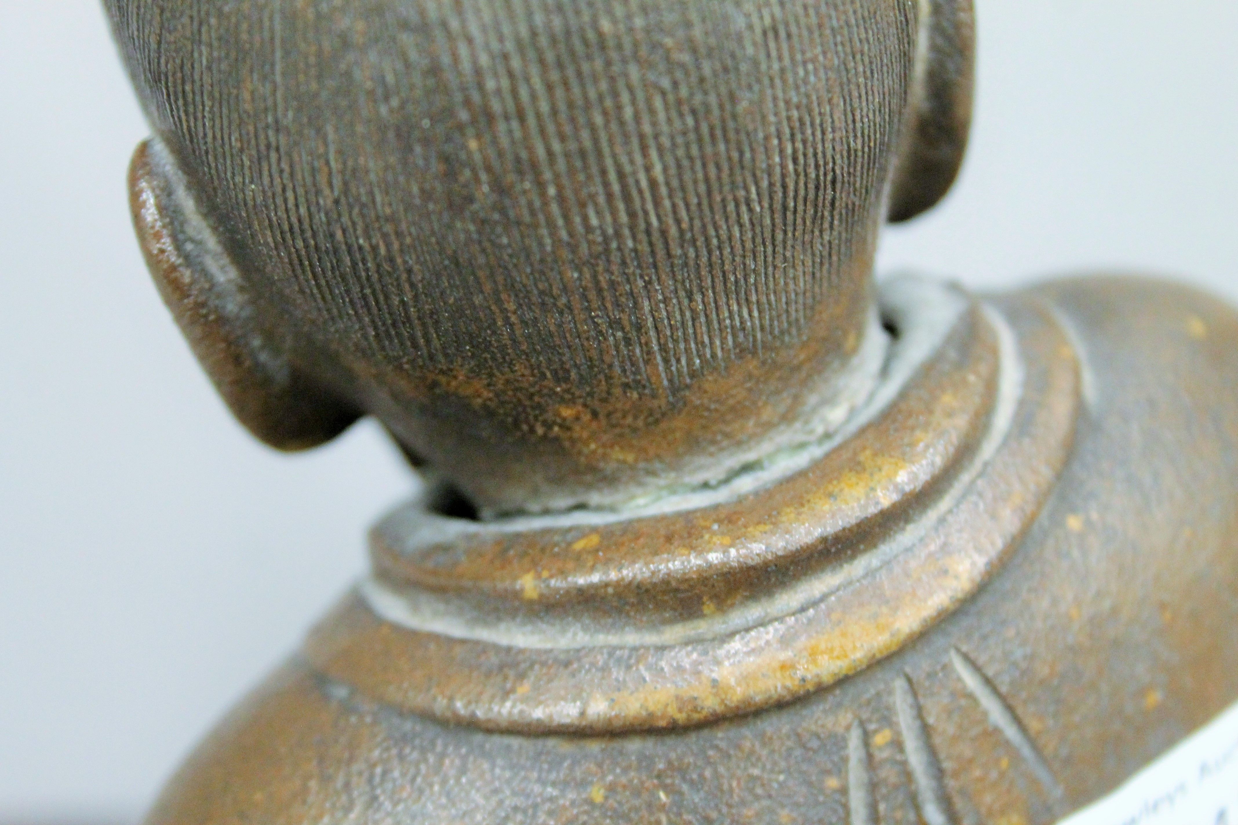 An Oriental pottery figure of a scholar. 30 cm high. - Image 5 of 5