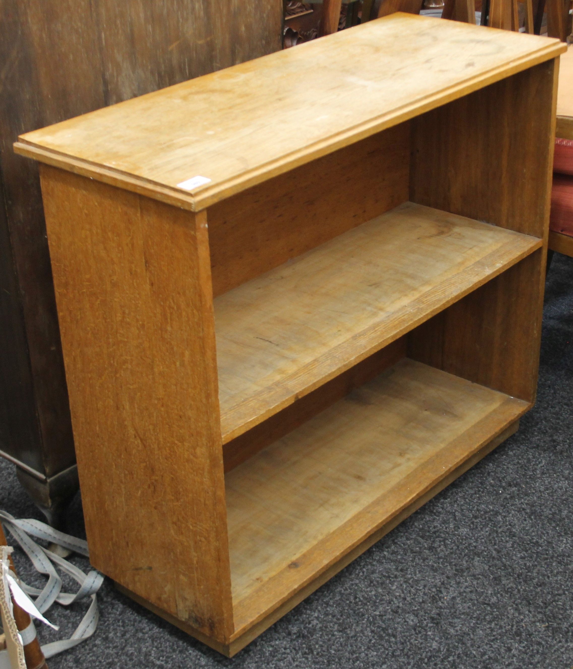 A mid-20th century oak bookcase. 85 cm wide.