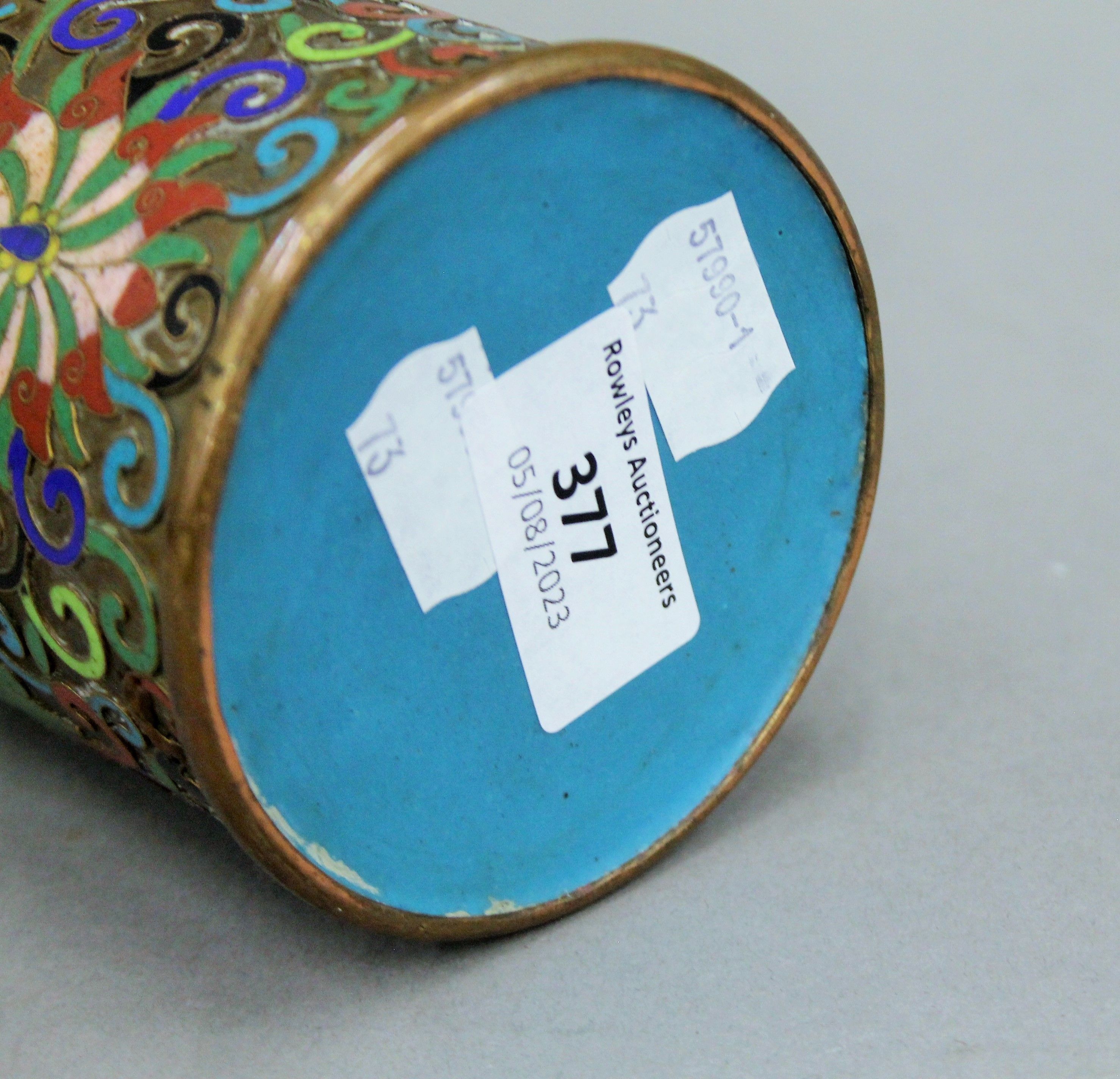 A late 19th/early 20th century cloisonne lidded box. 9.5 cm high. - Image 5 of 5
