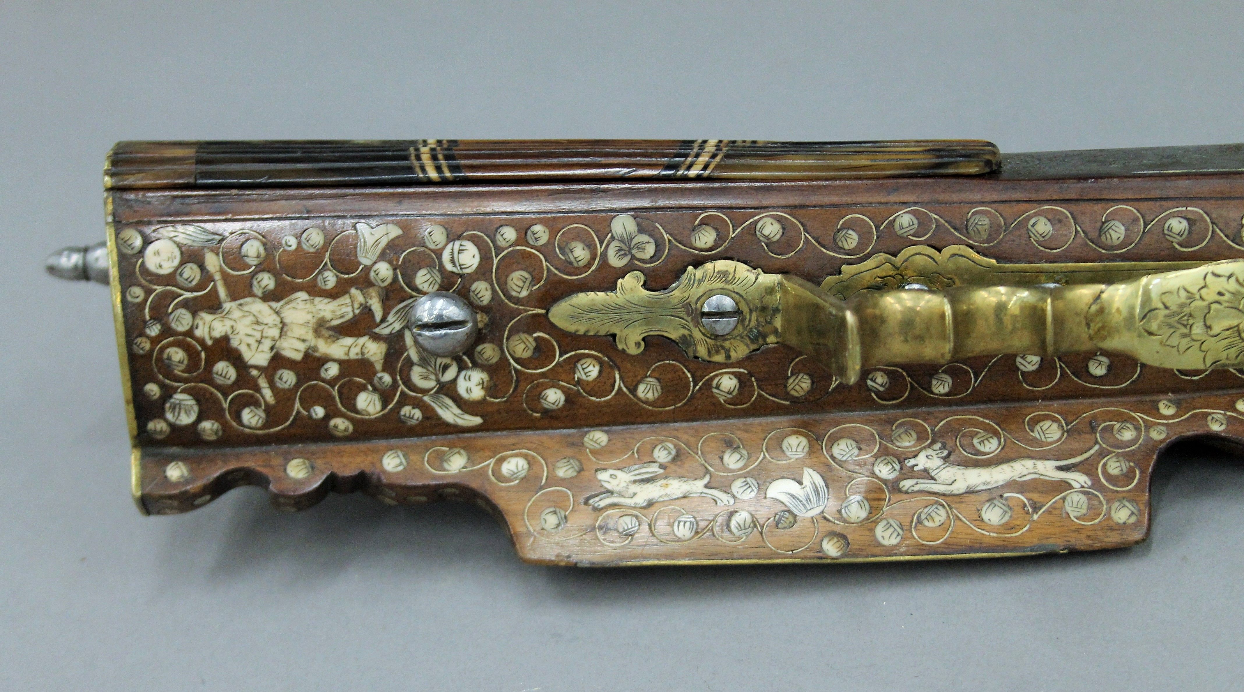 An antique Austrian wheel lock sporting rifle by Heinrich Aver. 117 cm long. - Image 8 of 14