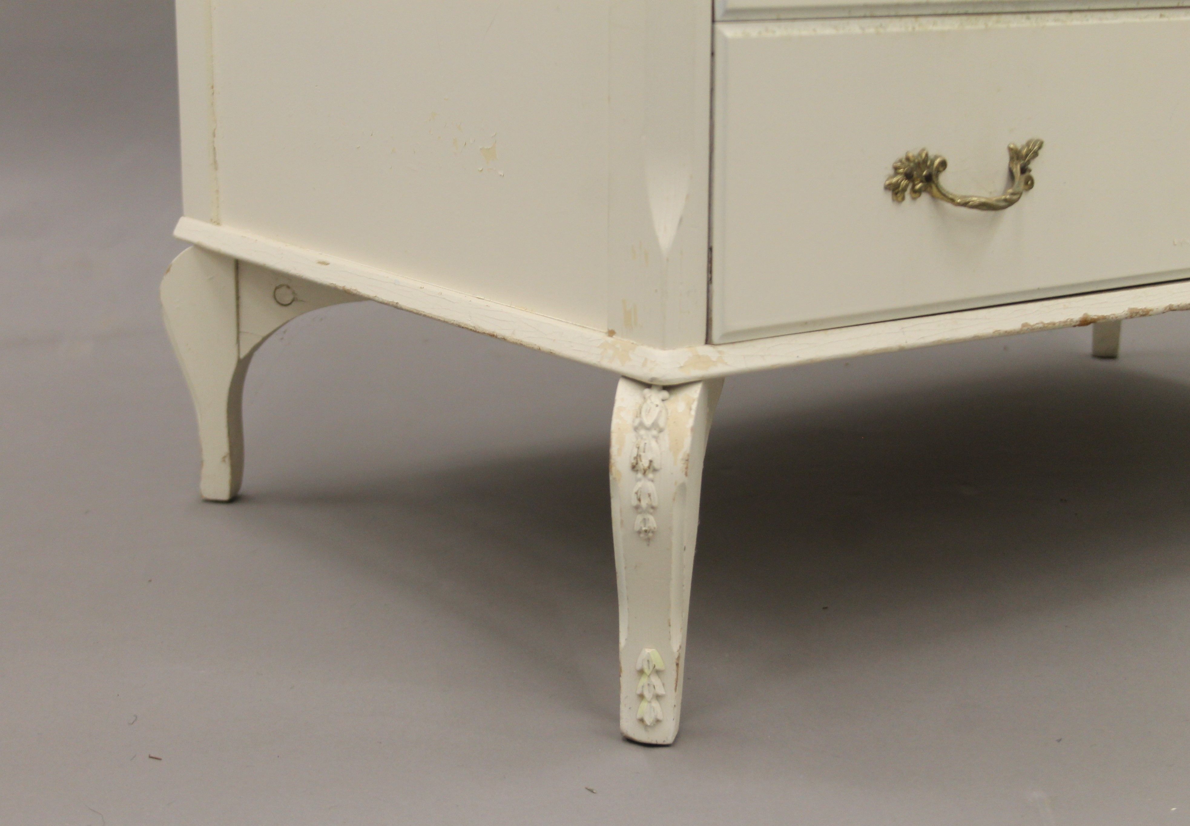 A pair of white painted chest of drawers. 82 cm wide. - Image 7 of 7