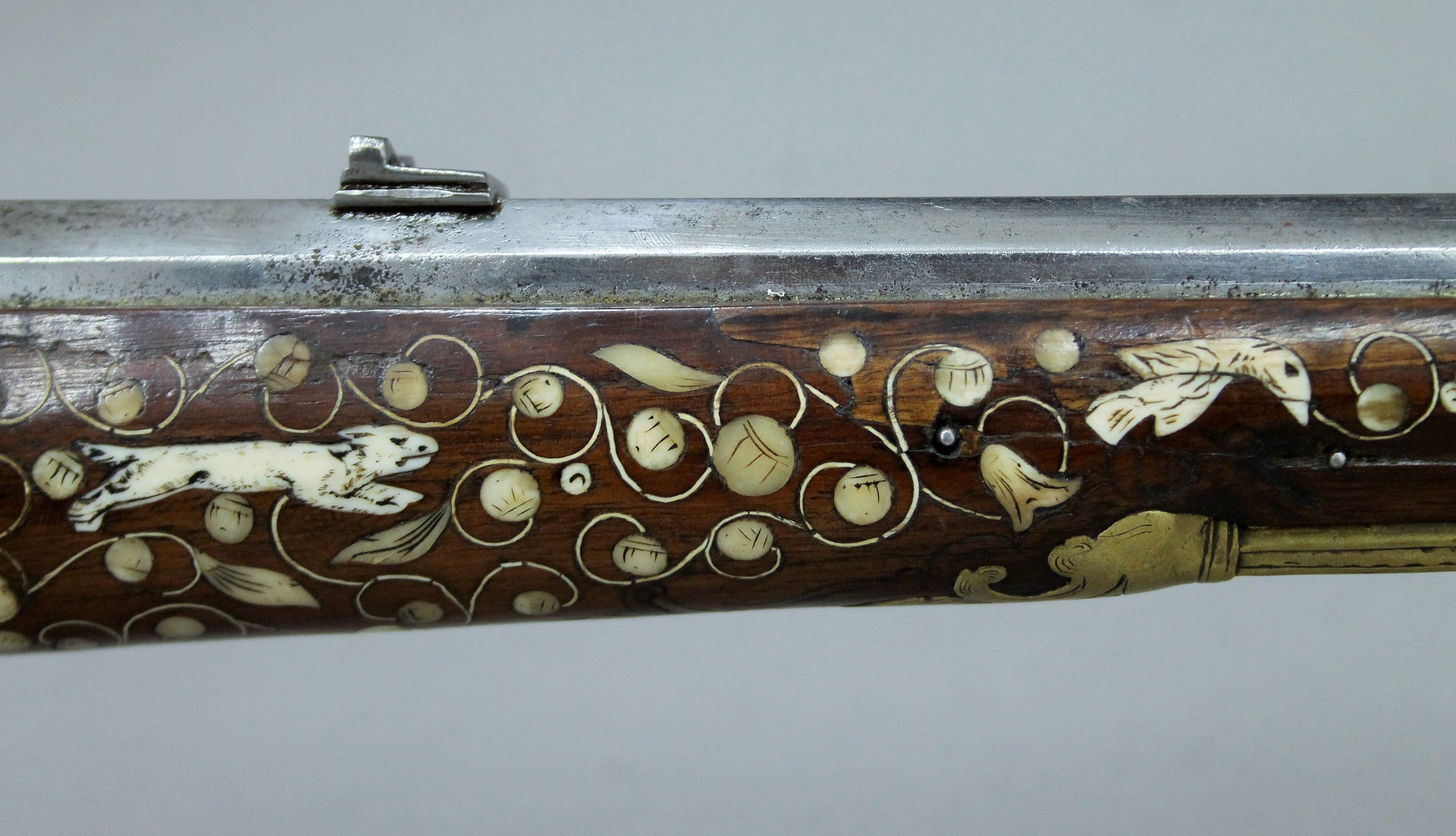An antique Austrian wheel lock sporting rifle by Heinrich Aver. 117 cm long. - Image 12 of 14