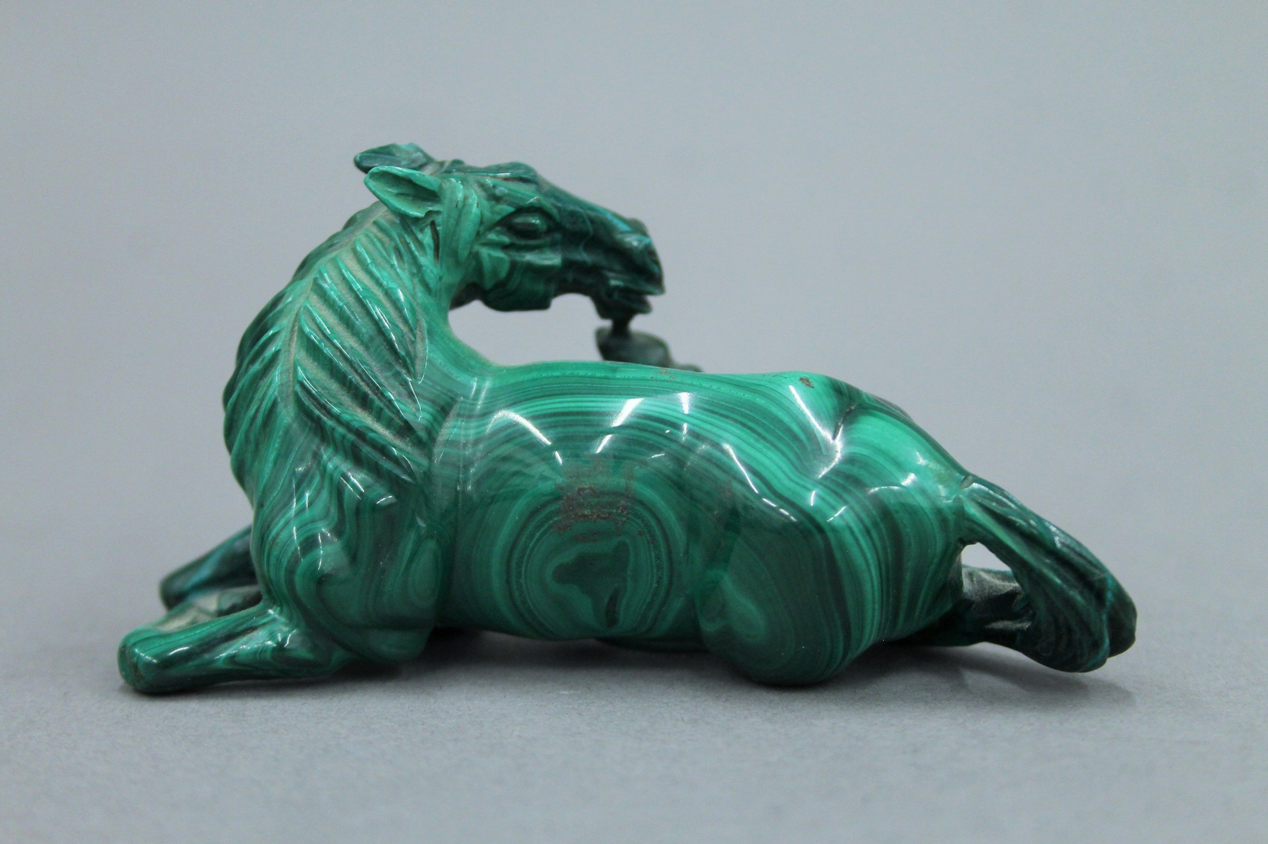 A Chinese carved malachite reclining horse on stand. The stand 11 cm long. - Image 3 of 11