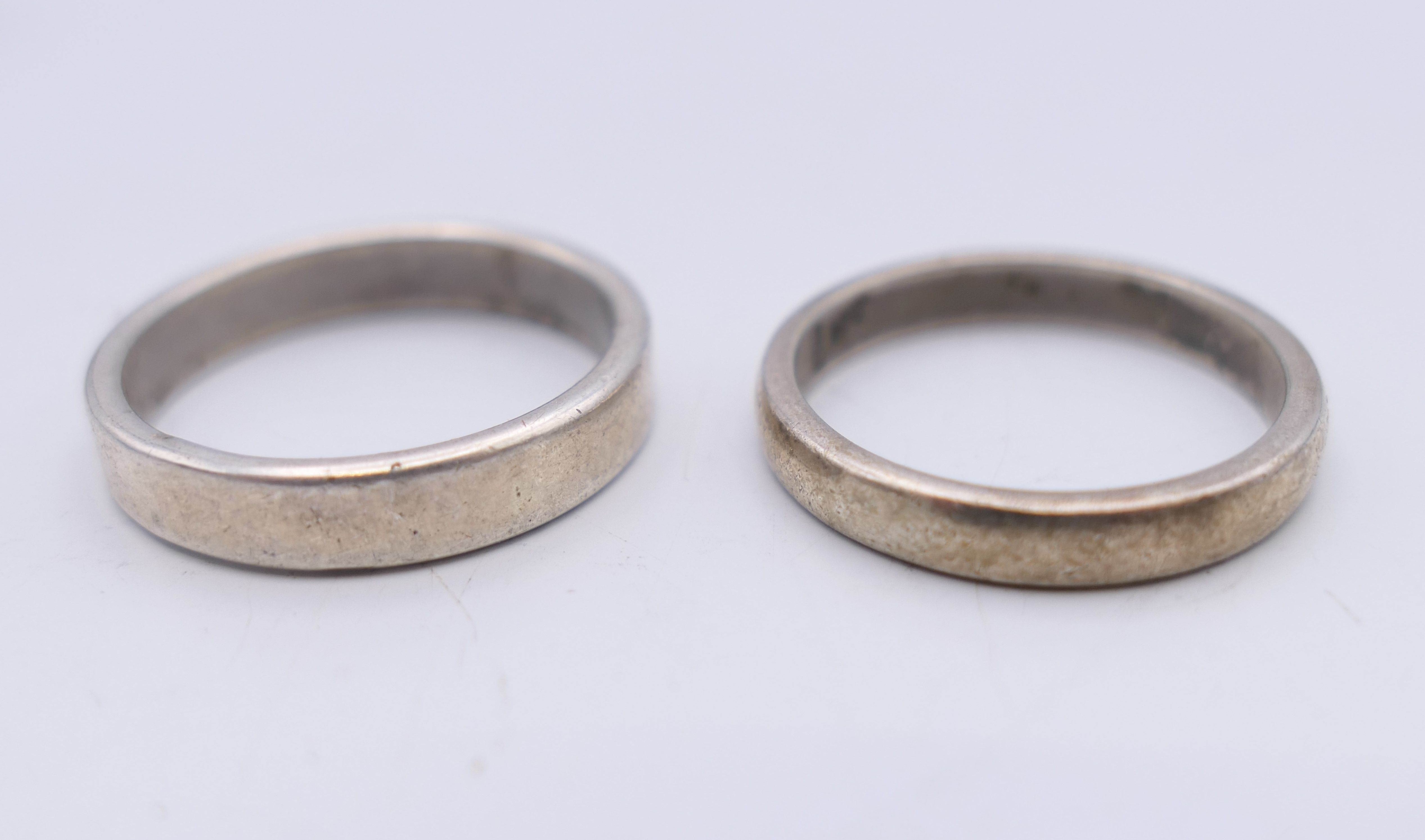 A quantity of silver rings. 32.2 grammes total weight. - Image 7 of 7