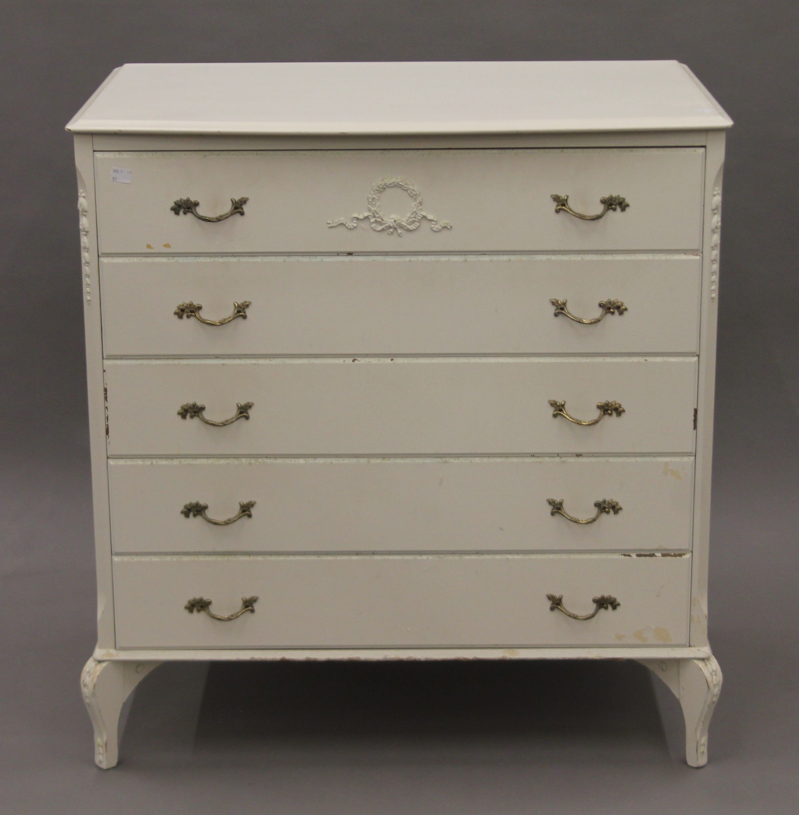 A pair of white painted chest of drawers. 82 cm wide. - Image 2 of 7