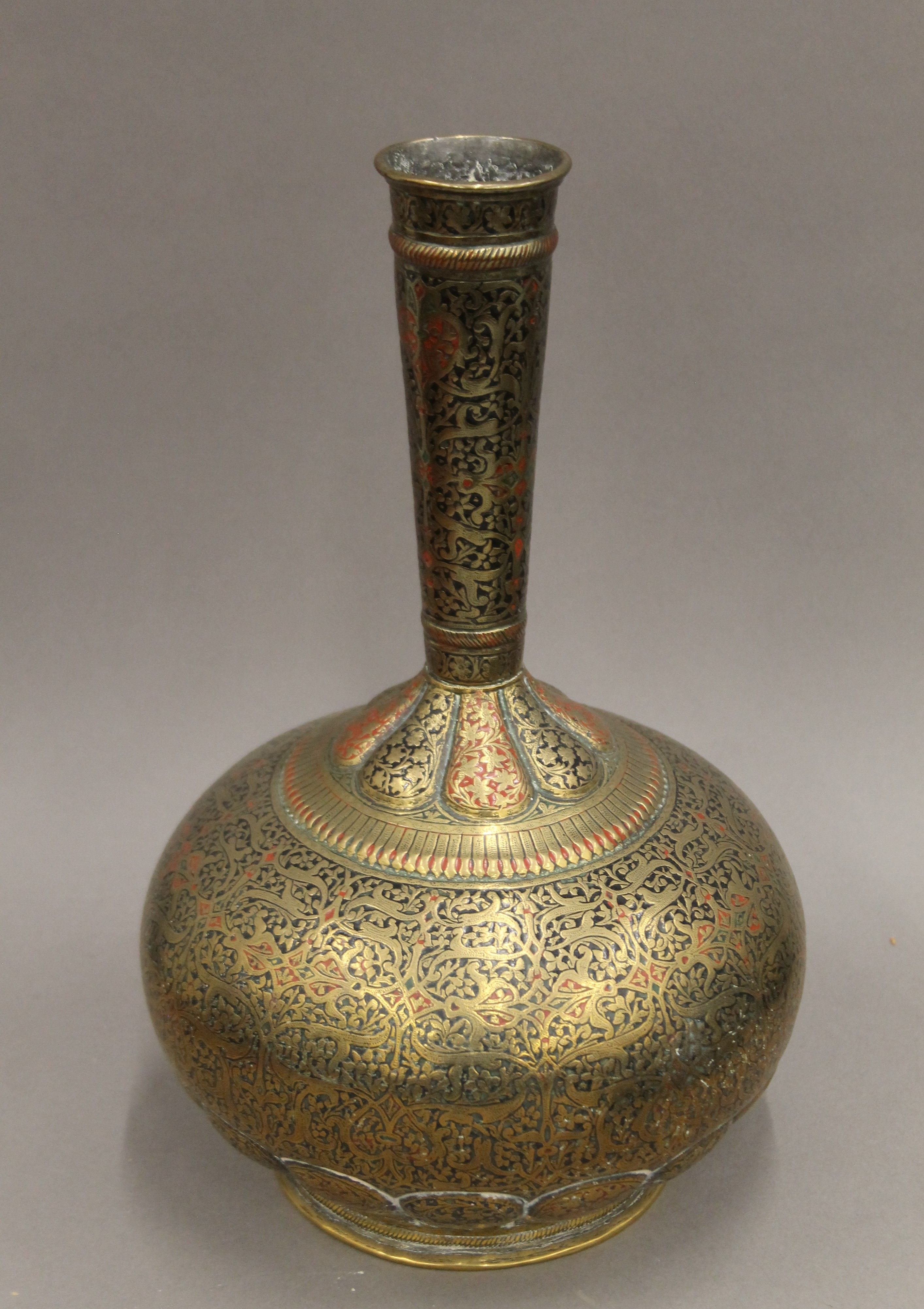 A quantity of Eastern metalware. - Image 2 of 10