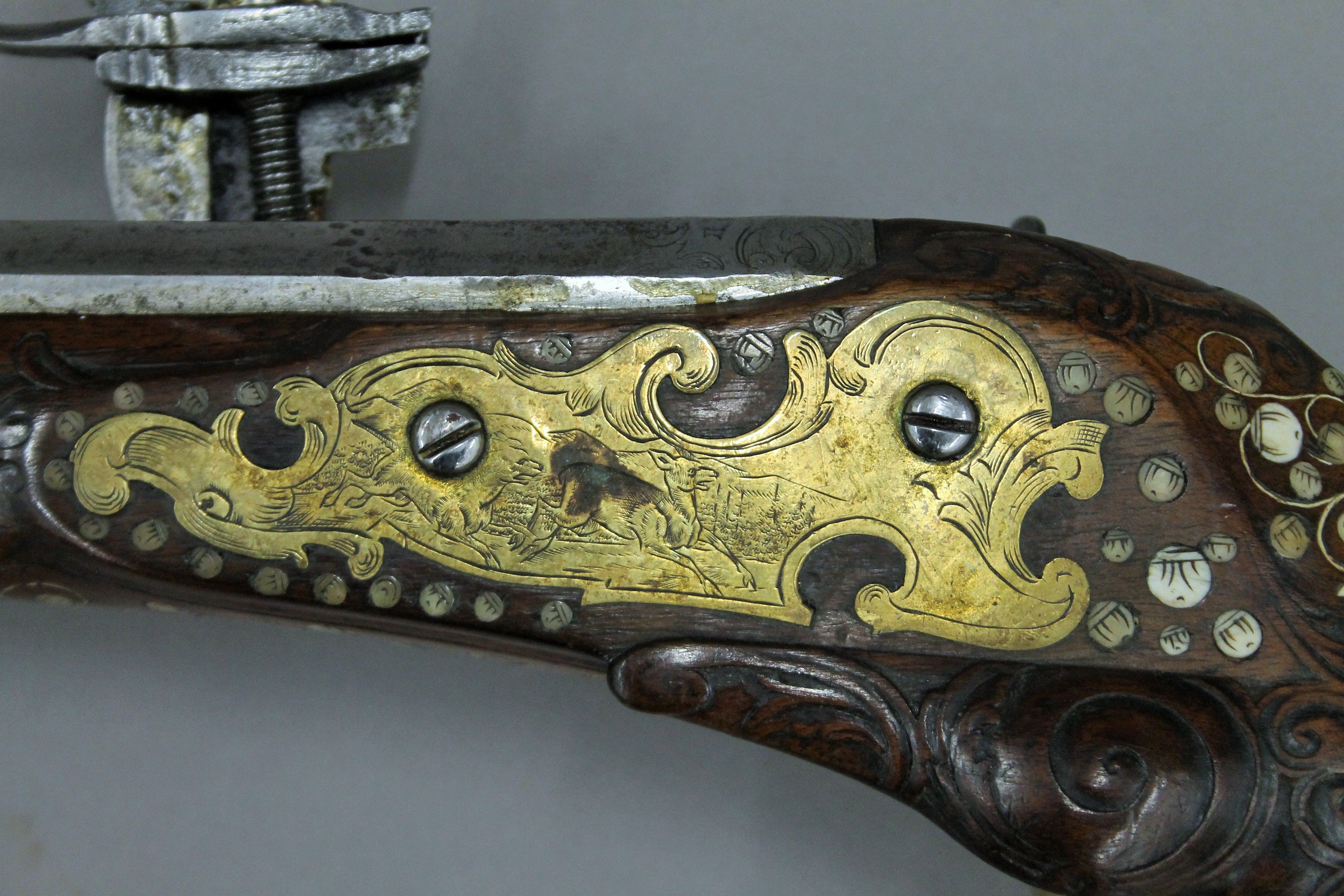 An antique Austrian wheel lock sporting rifle by Heinrich Aver. 117 cm long. - Image 11 of 14
