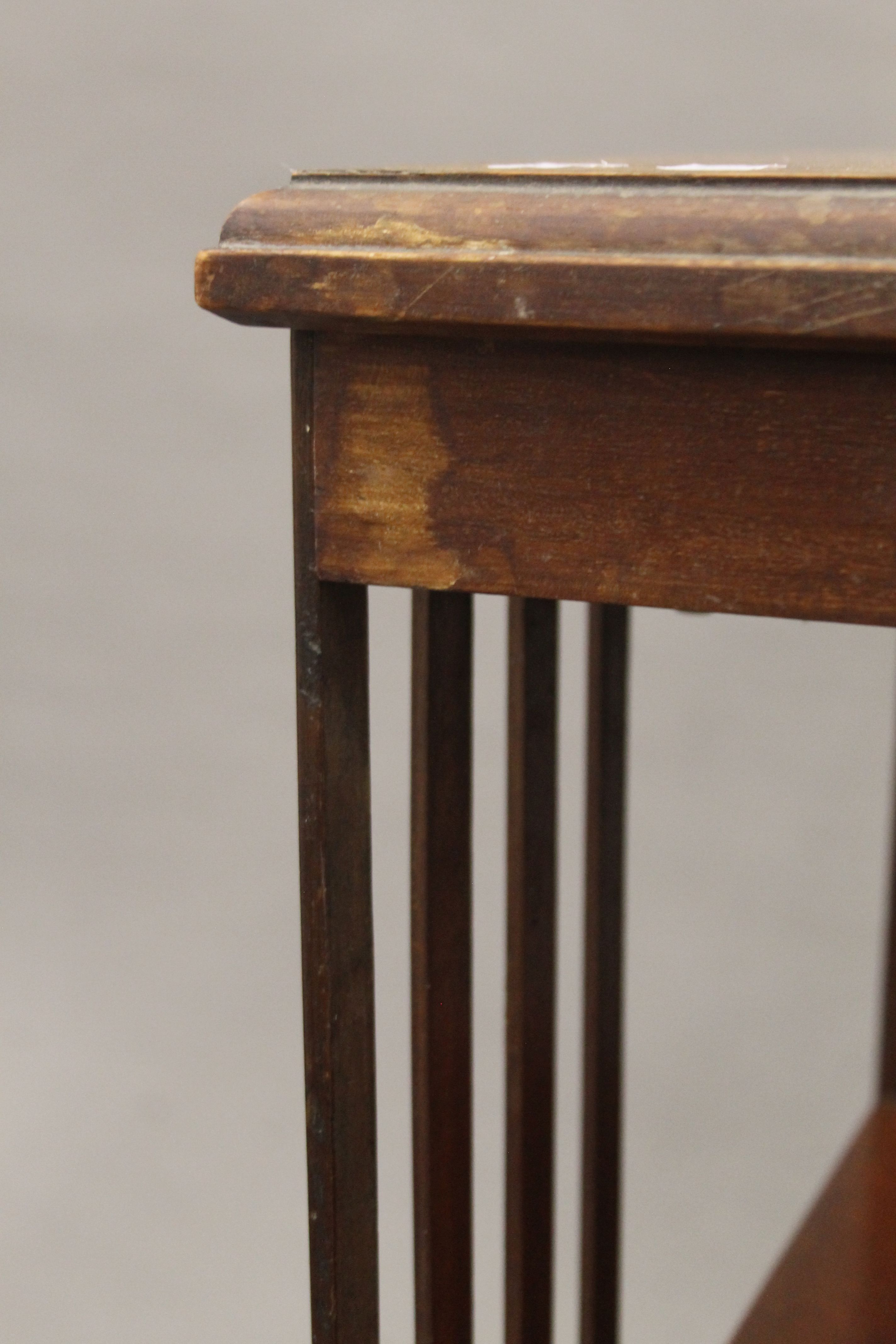 A Victorian inlaid mahogany revolving bookcase. 47.5 cm square. - Image 6 of 6