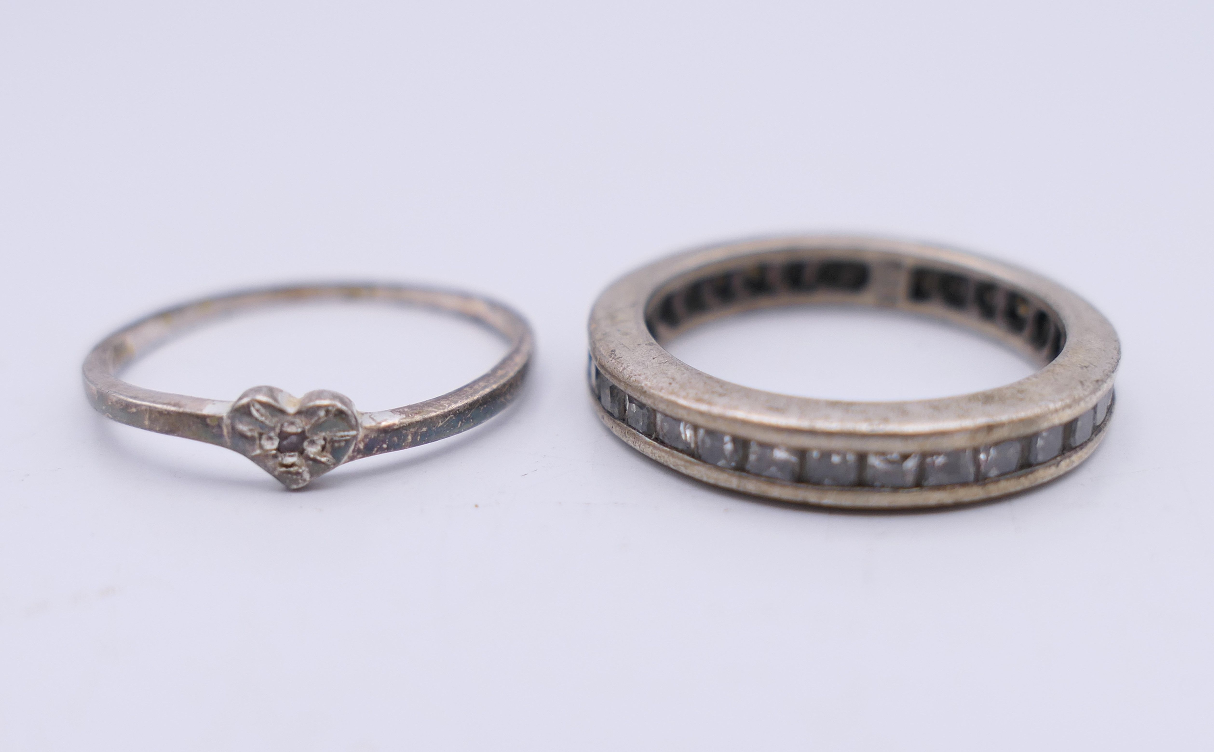 A quantity of silver rings. 32.2 grammes total weight. - Image 5 of 7